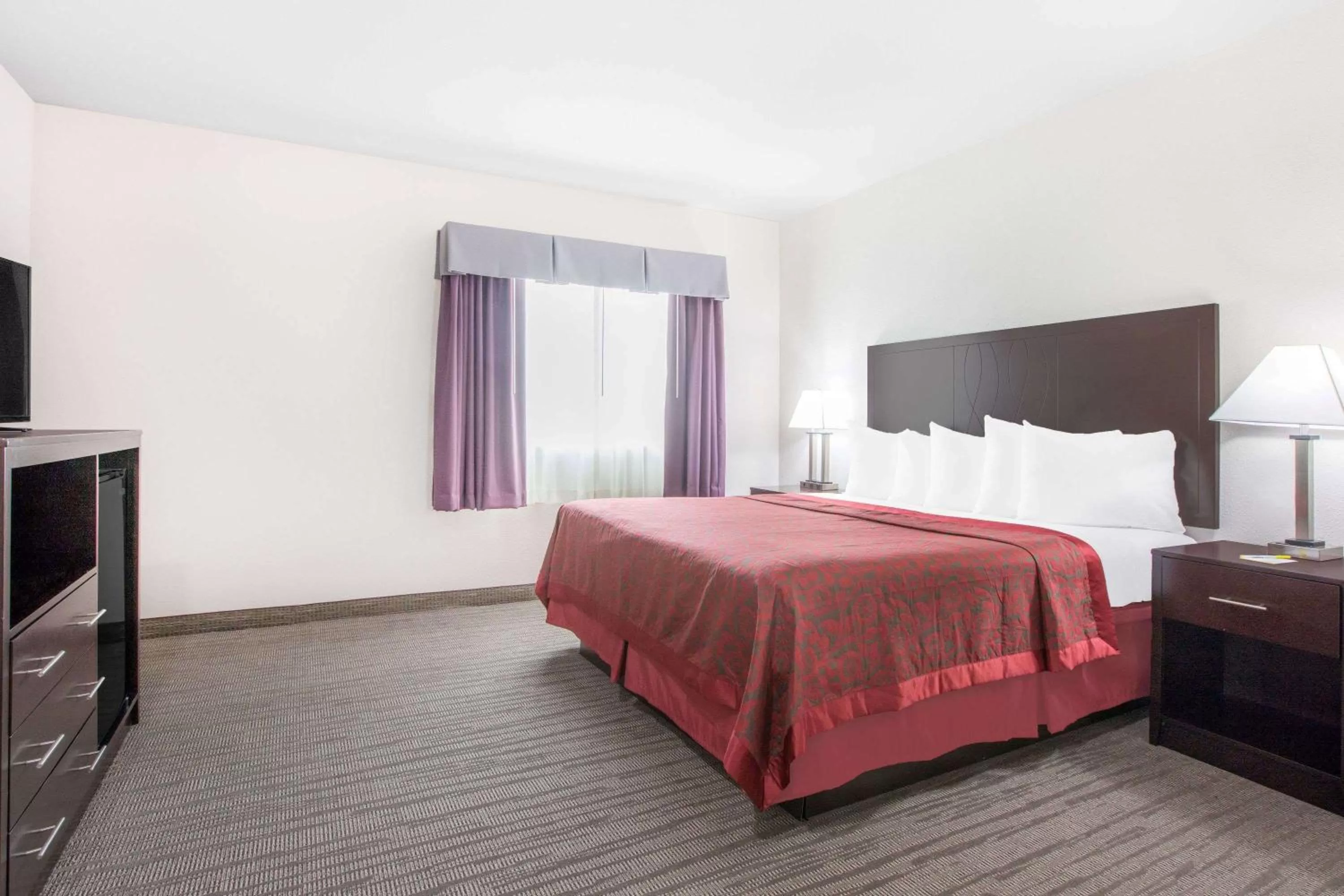 Photo of the whole room, Bed in Days Inn by Wyndham Bryan