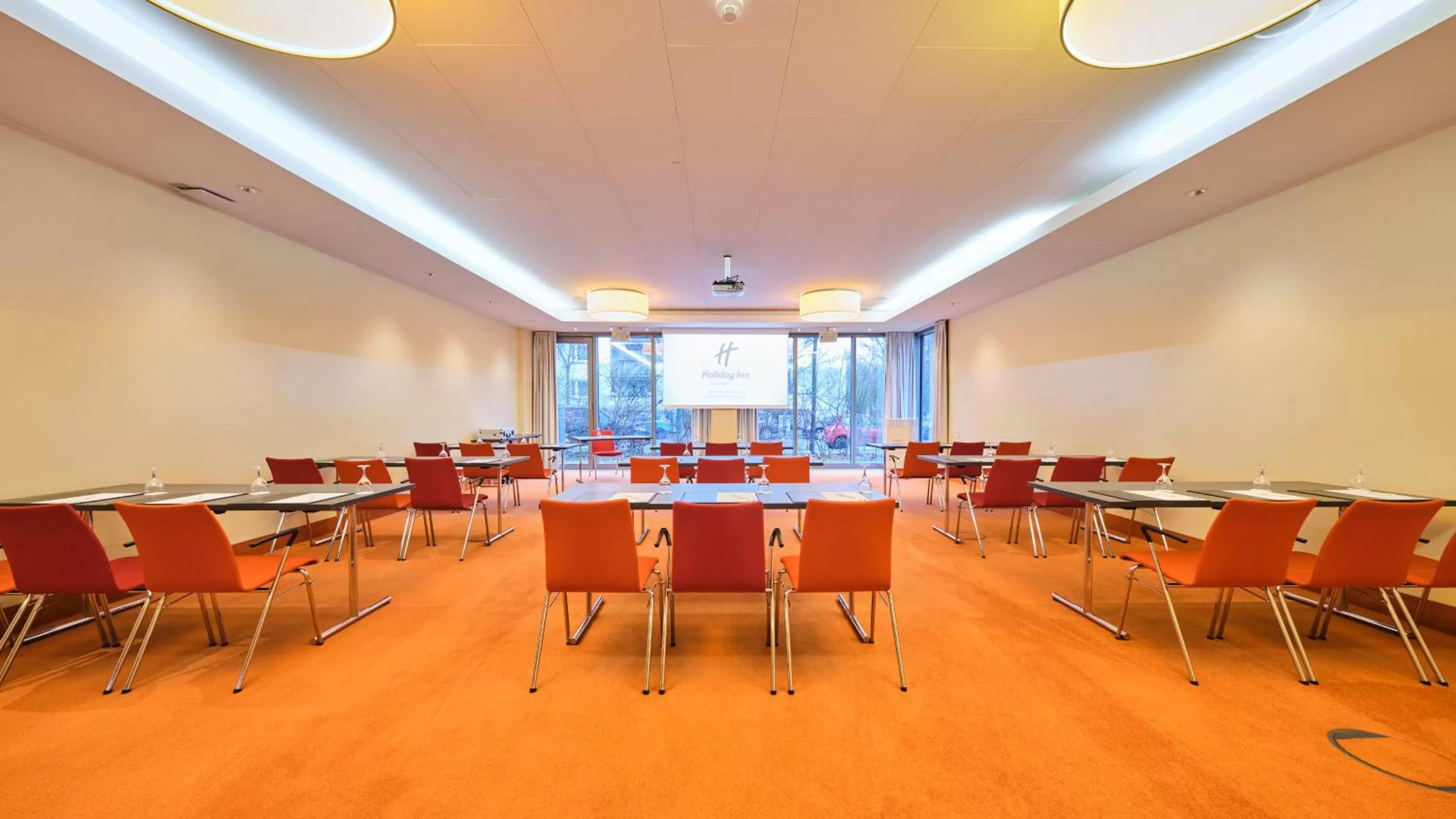 Meeting/conference room in Holiday Inn Berlin Airport - Conference Centre by IHG