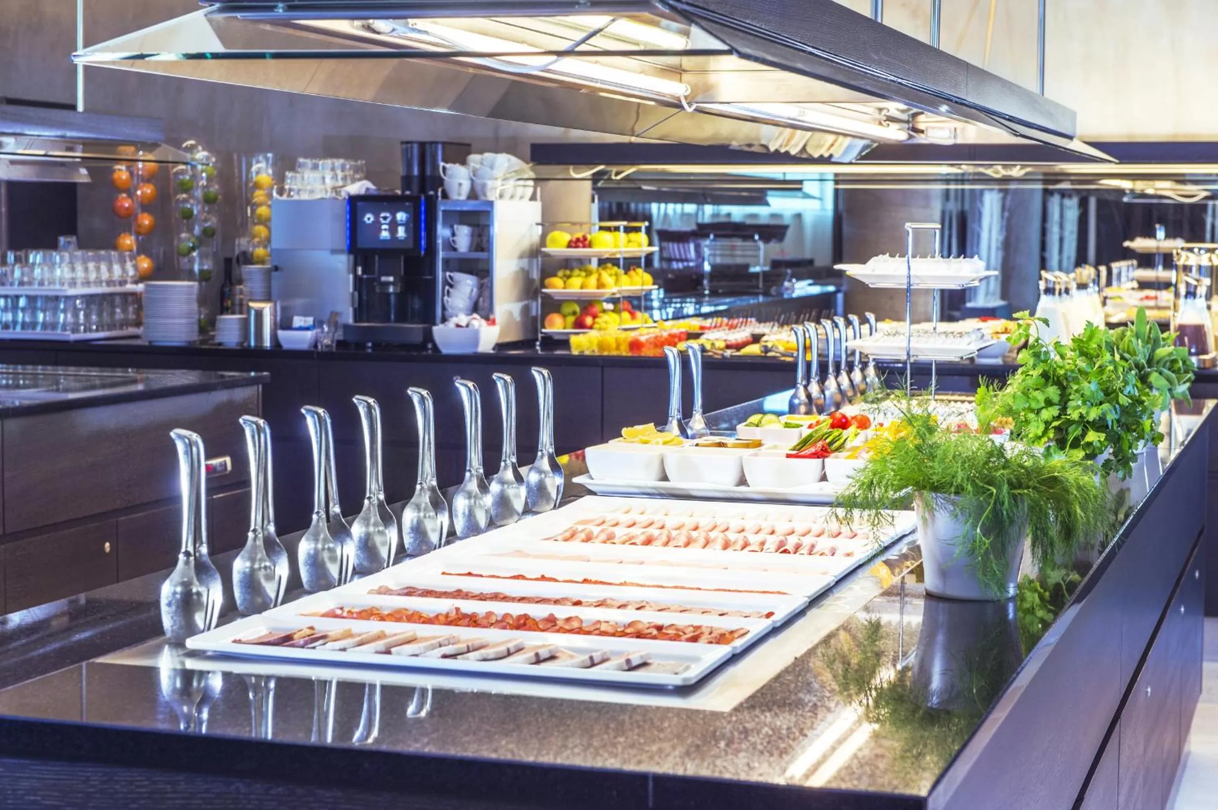 Restaurant/places to eat in NH Bratislava Gate One