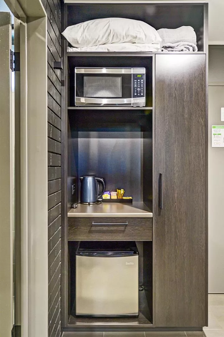 Coffee/tea facilities in CBD Motor Inn