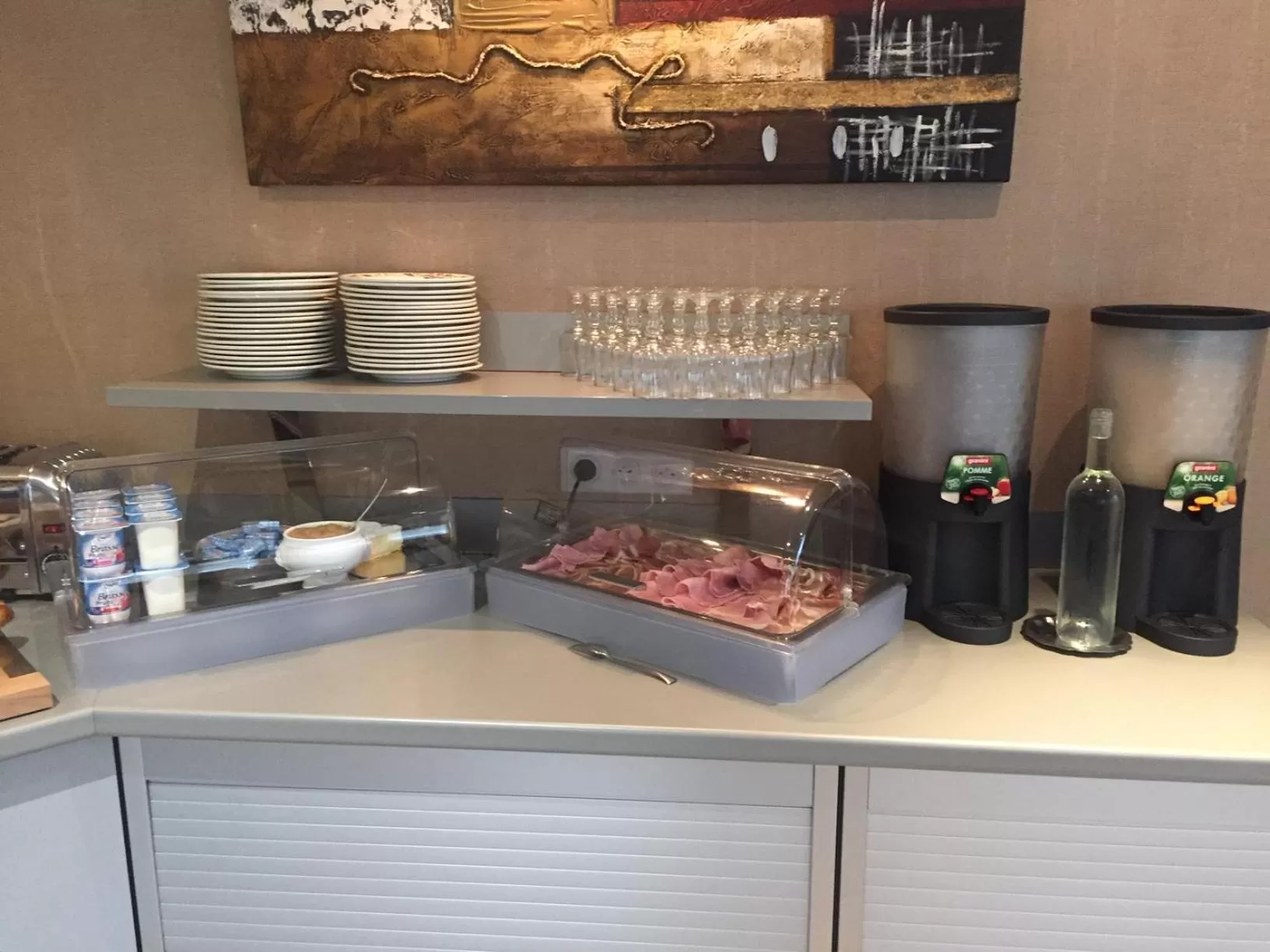 Buffet breakfast in Logis Hôtel-Restaurant Au Vieux Morvan, au cœur de la Bourgogne, Piscine & Spa, Hôtel Climatisé