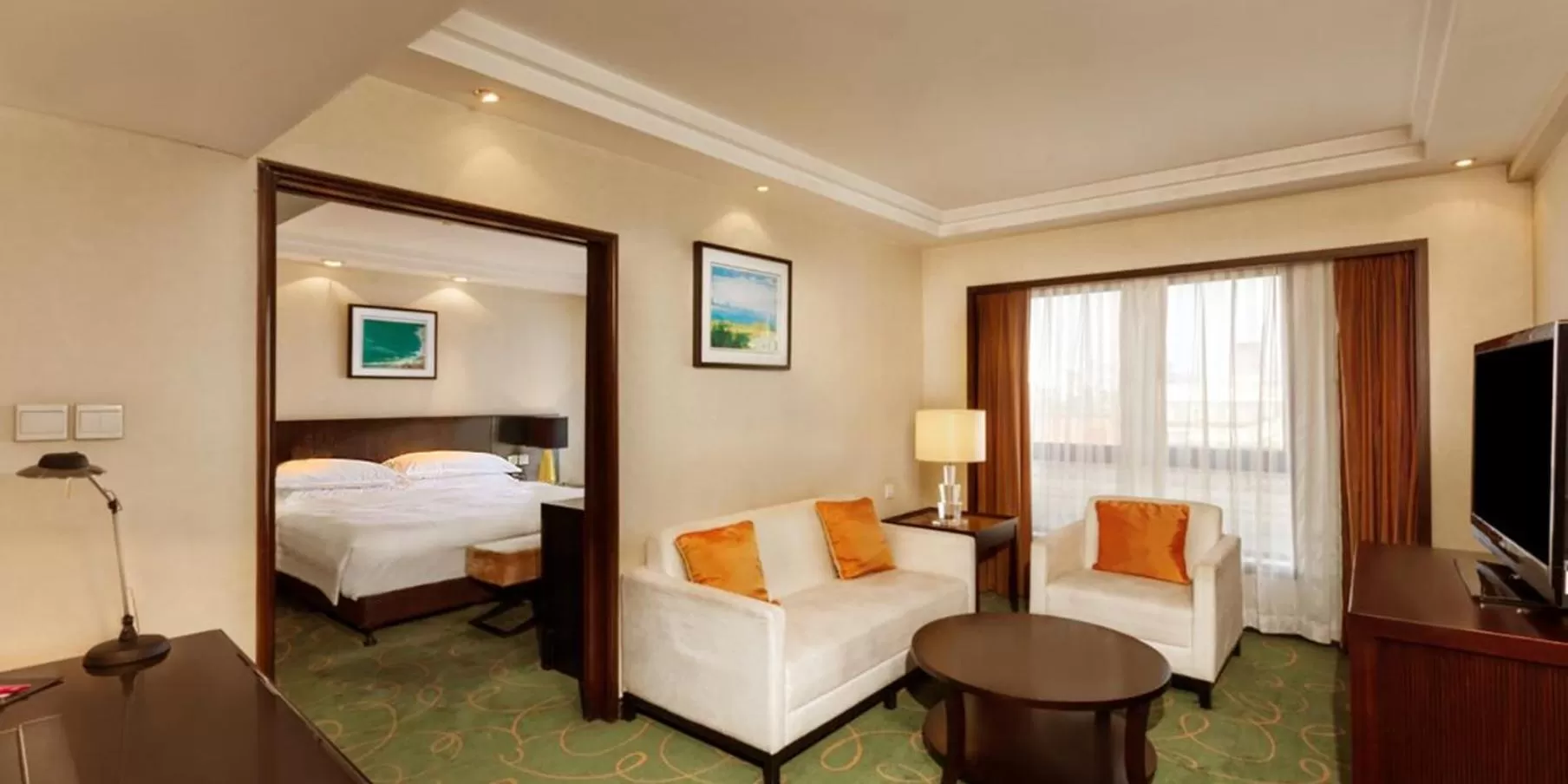 Photo of the whole room, Bed in Guo Ji Yi Yuan Hotel