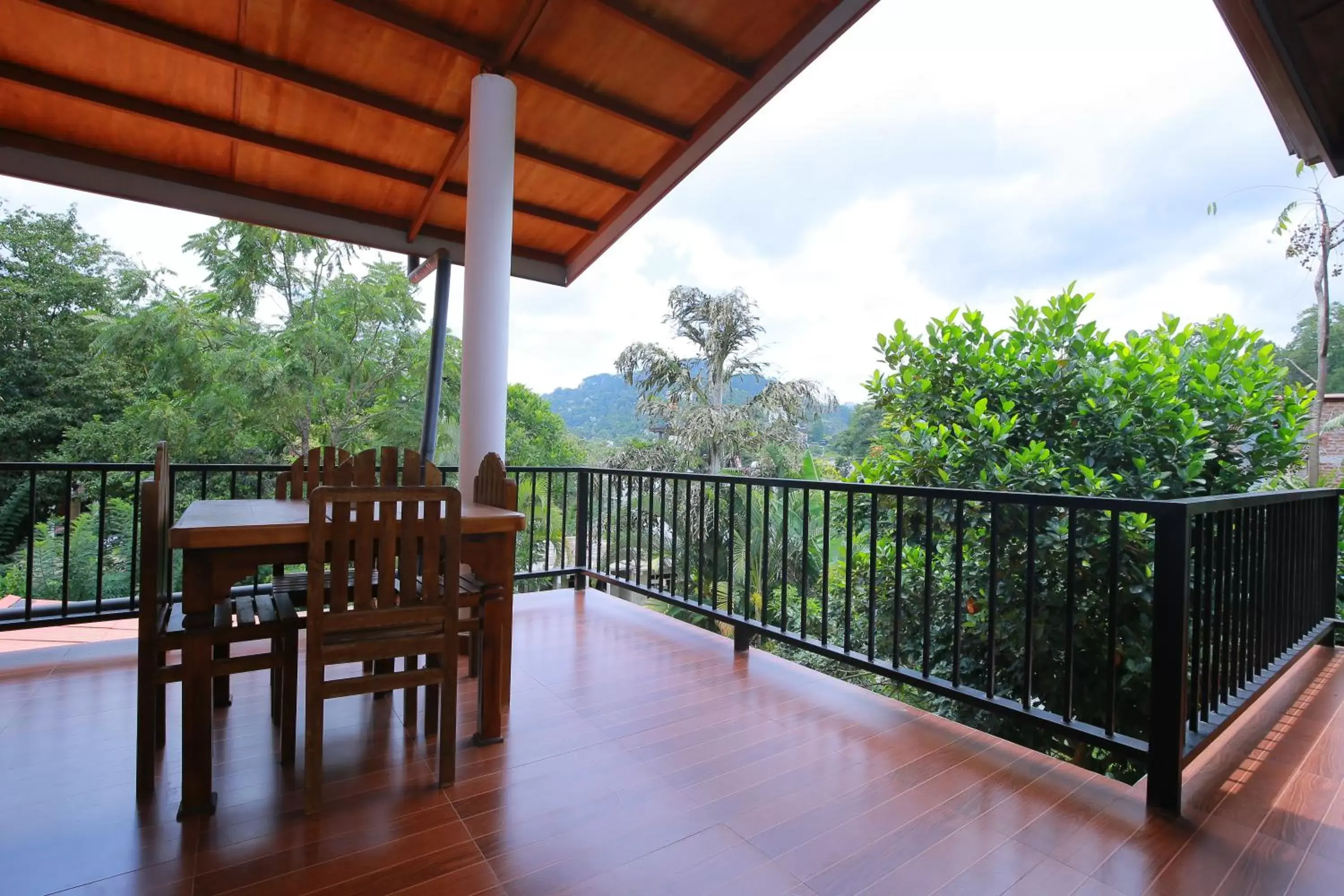 Triple Room with Balcony in Freedom Guest Inn Ella Triple Room with Balcony in Freedom Guest Inn Ella