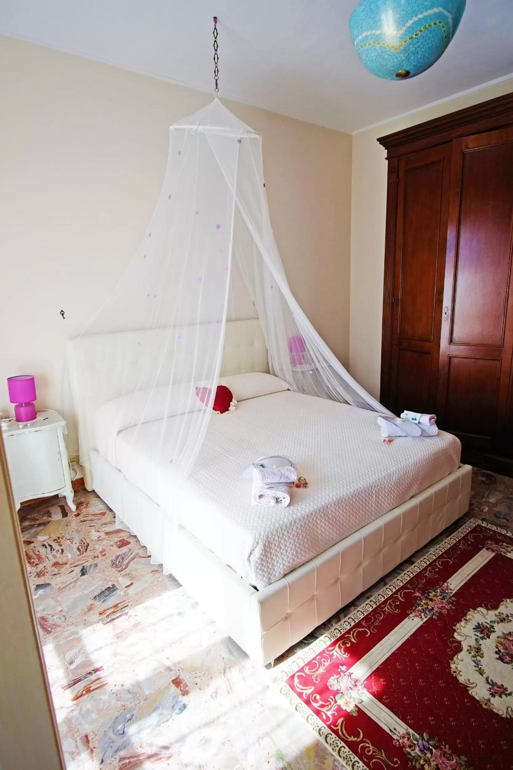 Shower in Bed and Breakfast Romantica Evasione