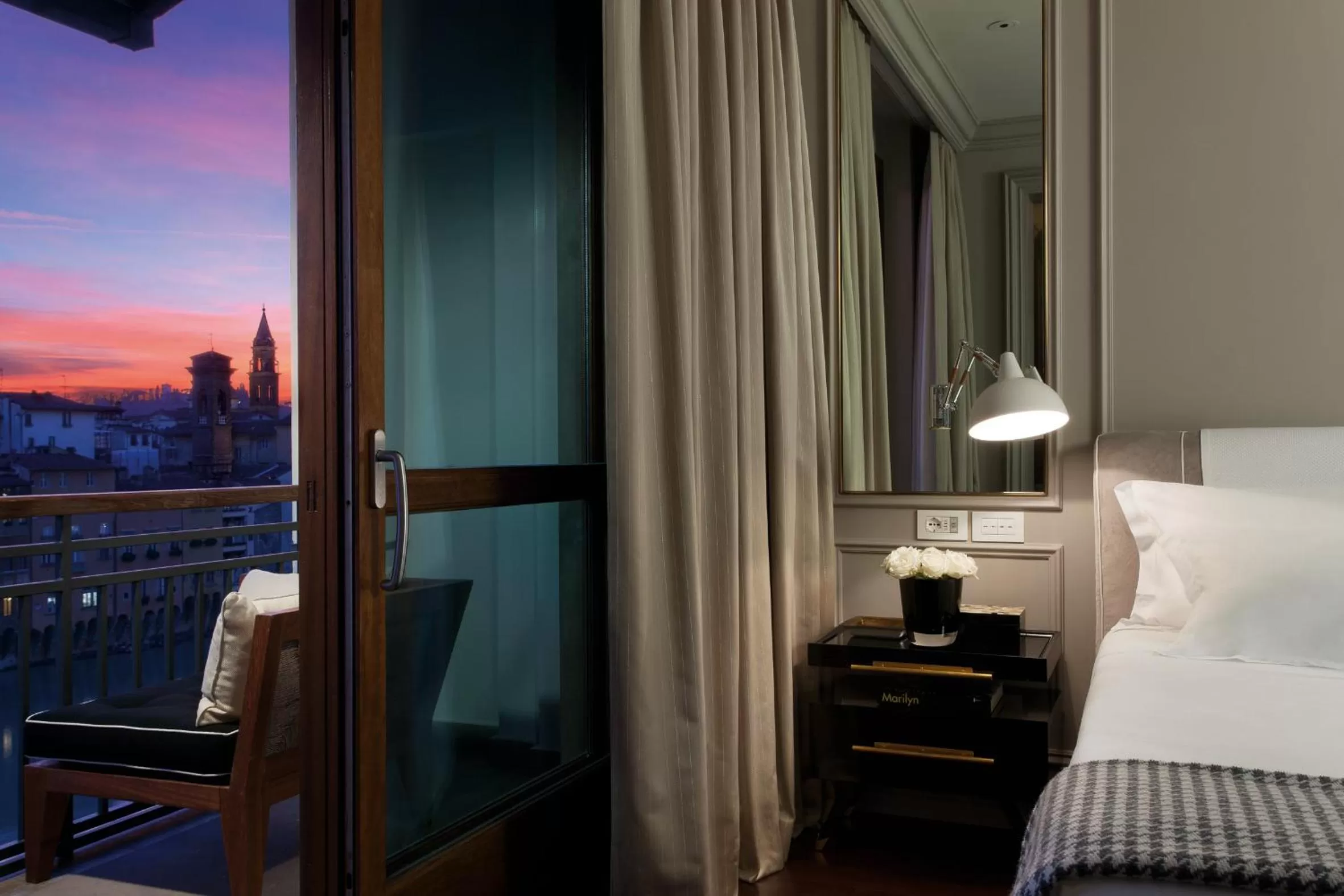 Bedroom, Bed in Portrait Firenze - Lungarno Collection