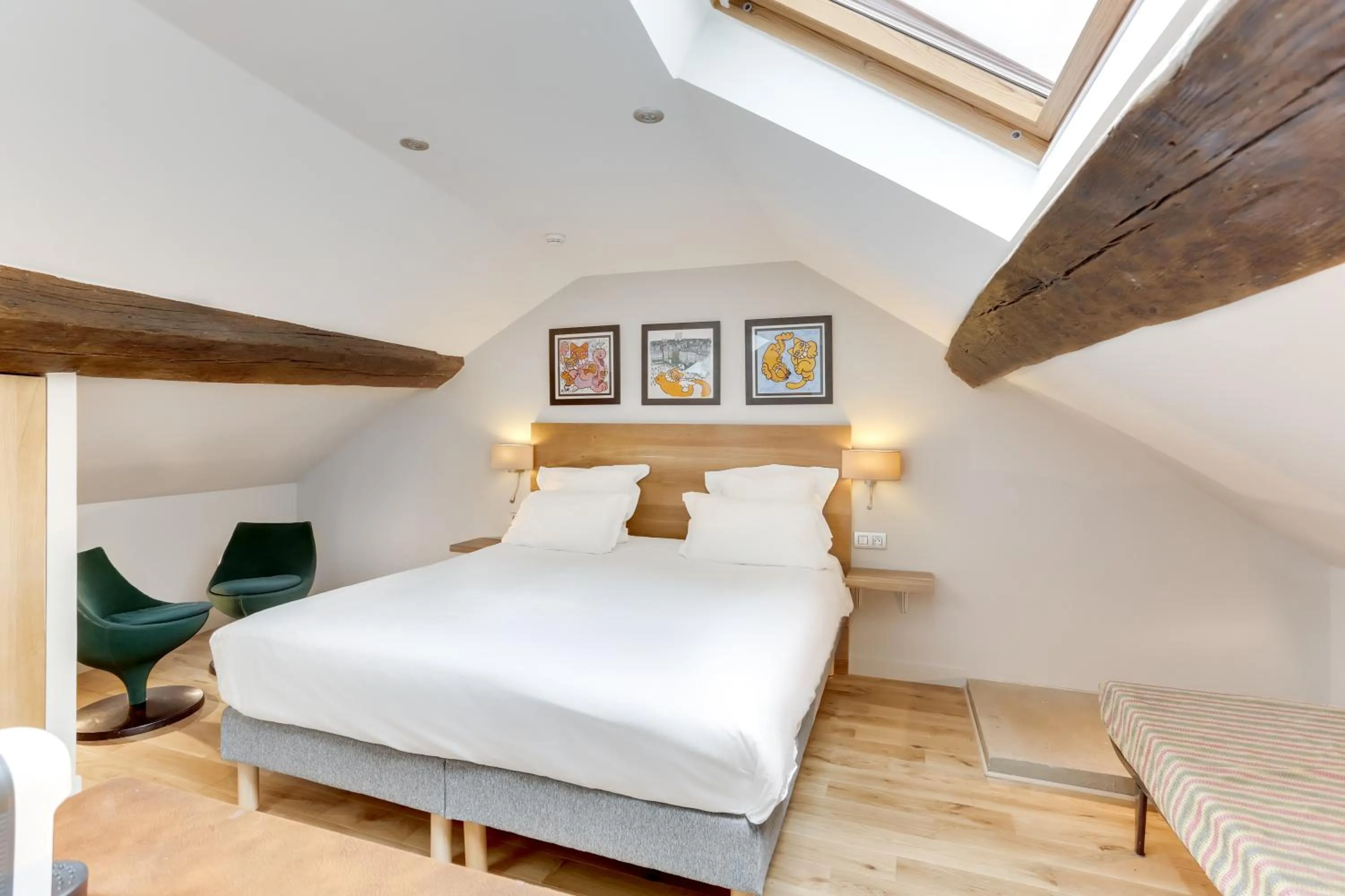 Bed in Hôtel Louvre Richelieu