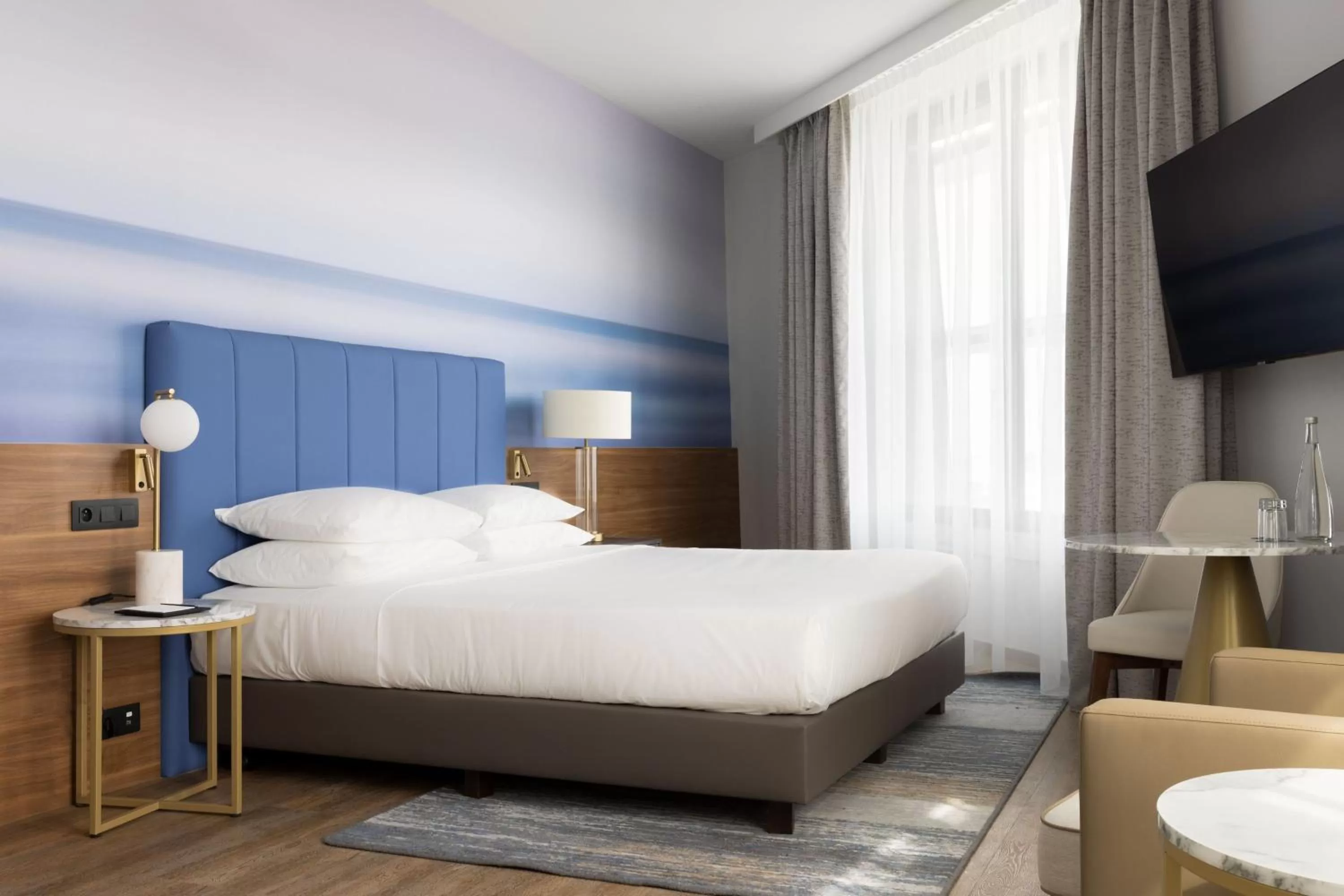 Photo of the whole room, Bed in Sheraton Nice