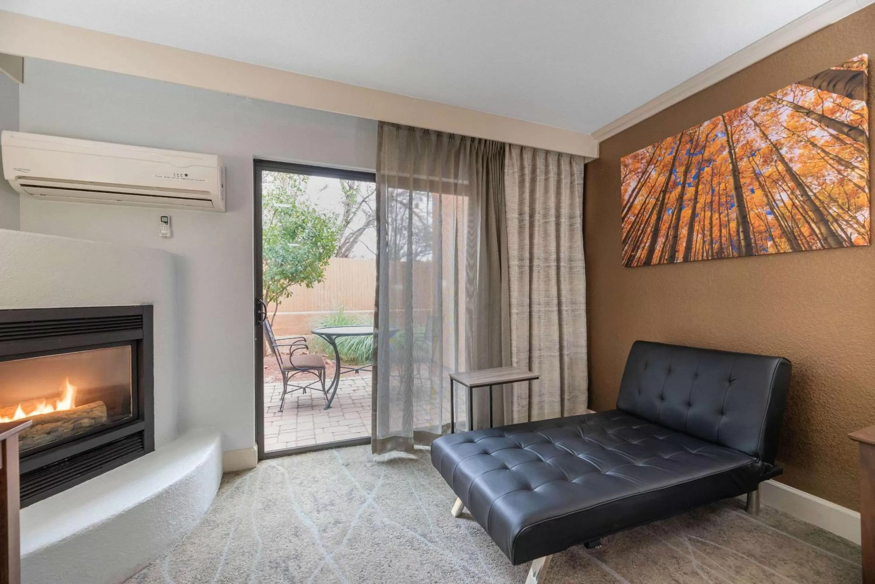 Bedroom in Arroyo Pinion Hotel, an Ascend Collection Hotel