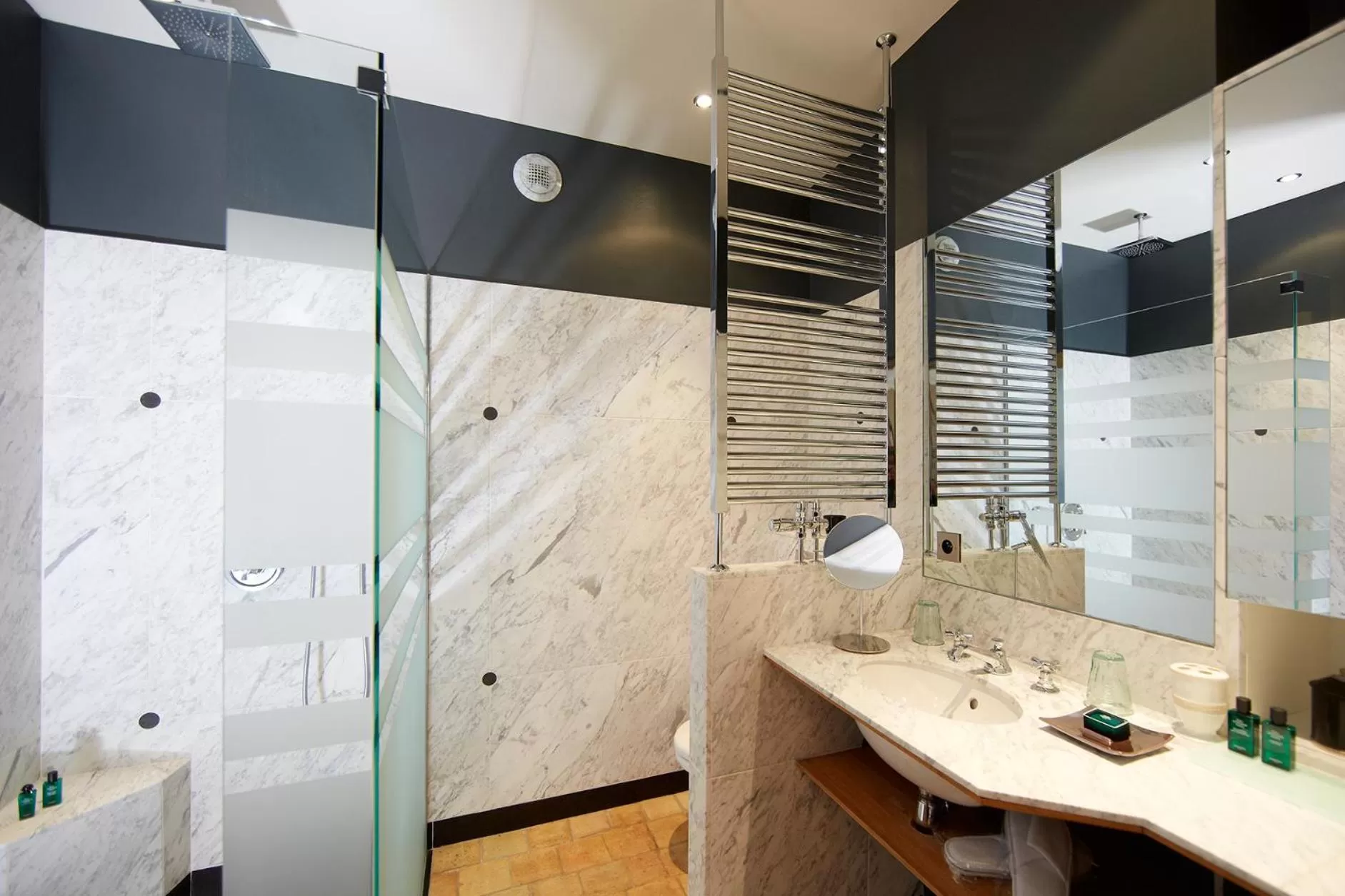 Bathroom in Le Clos Sainte-Marguerite