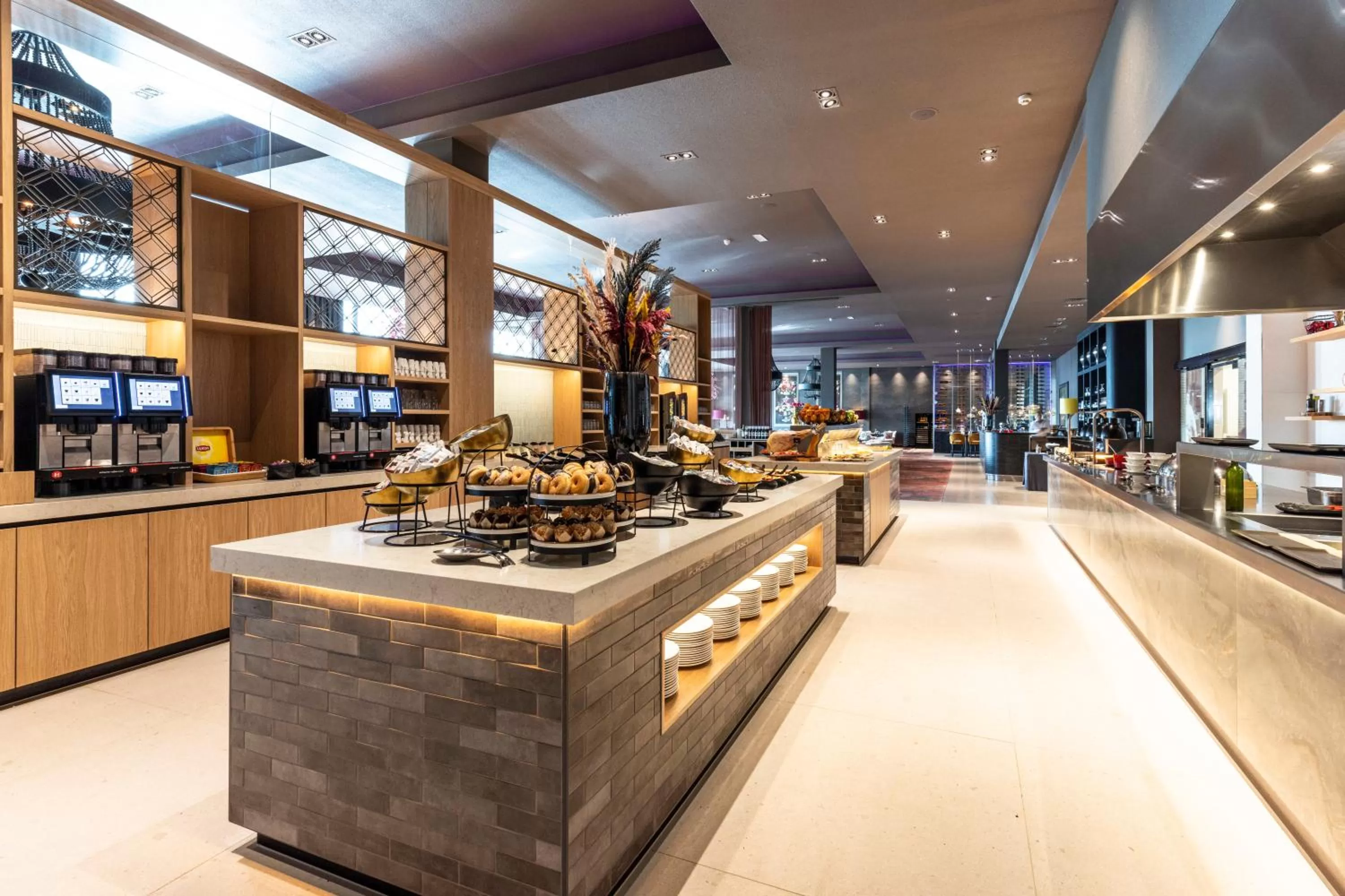 Restaurant/places to eat in Van der Valk Hotel Sneek