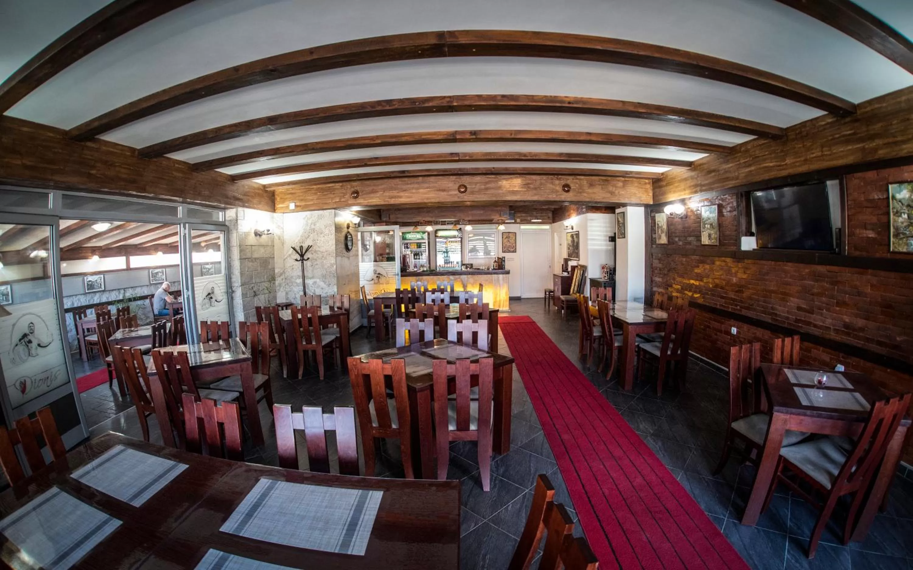 Restaurant/Places to Eat in DIONIS Rooms & Apartments