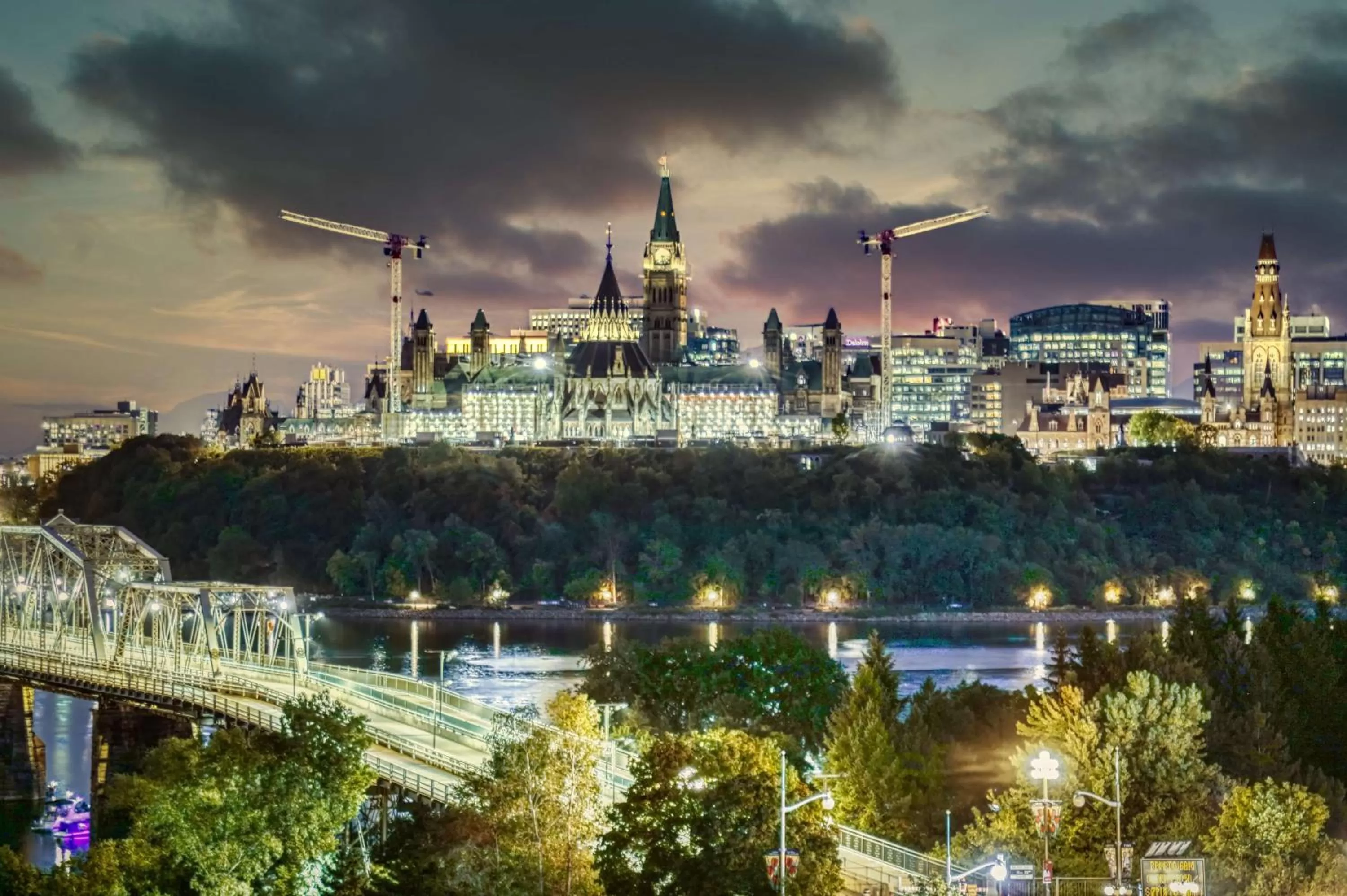 Property building in Best Western Plus Gatineau-Ottawa Downtown