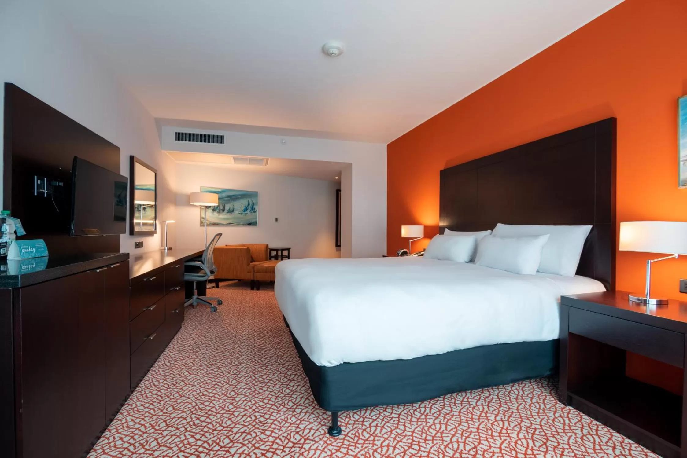 Bedroom, Bed in Hilton Garden Inn Montevideo