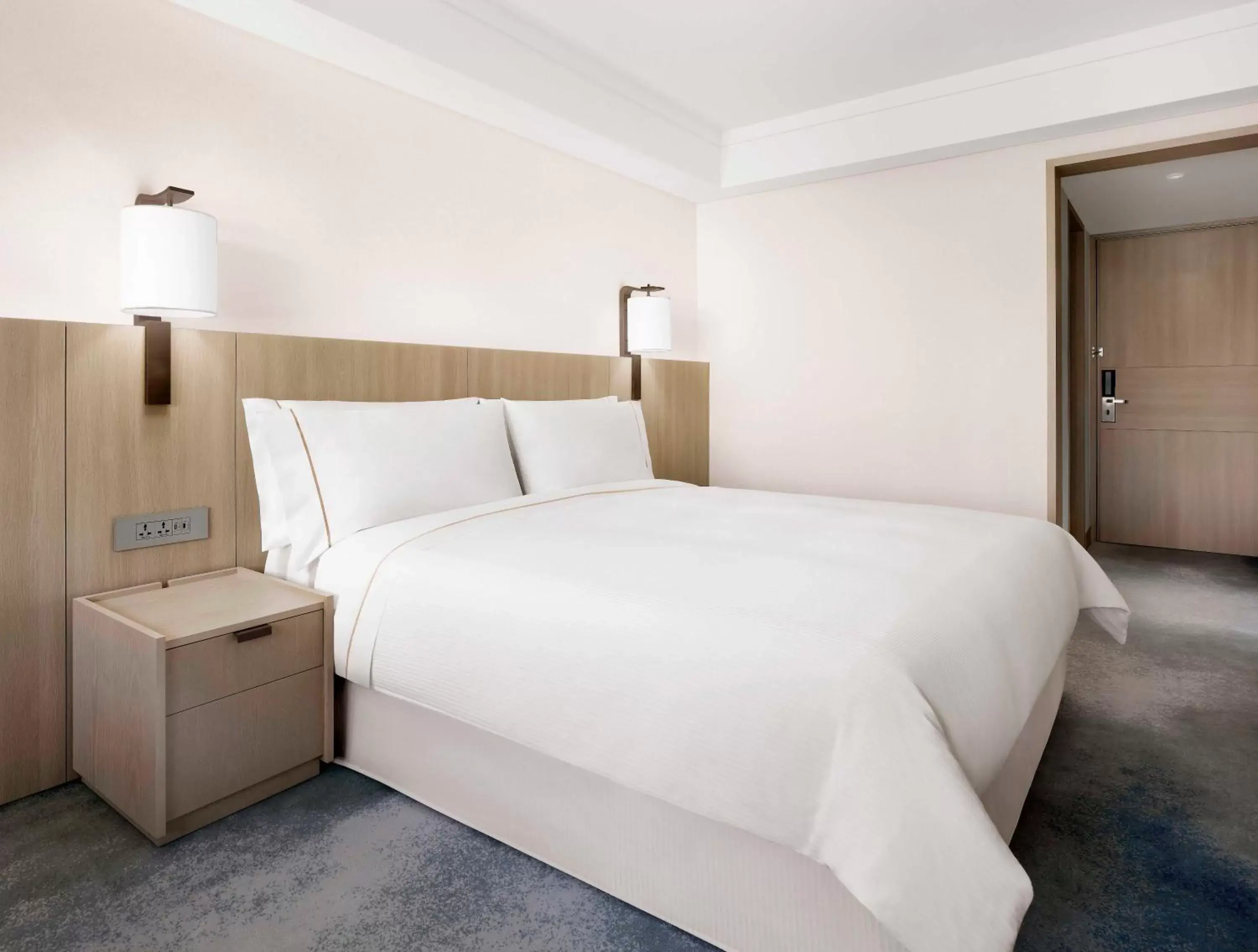 Executive Beach King, Club lounge access, 1 King, Haeundae Beach view in The Westin Josun Busan Executive Beach King, Club lounge access, 1 King, Haeundae Beach view in The Westin Josun Busan