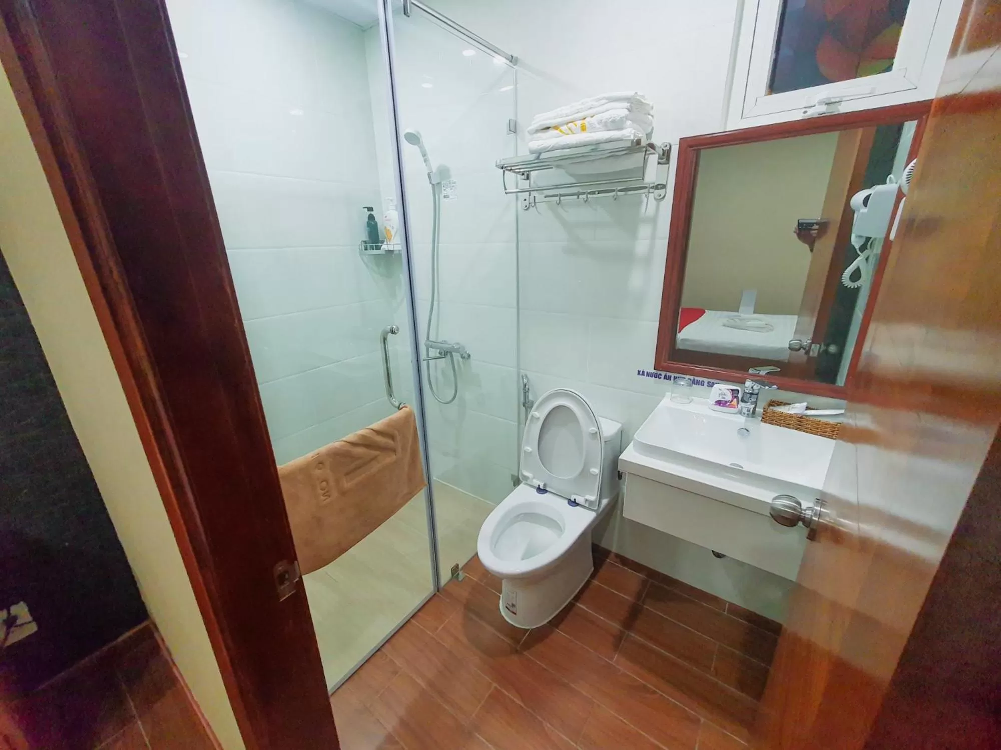 Shower, Bathroom in LEHA Saigon Hotel Airport