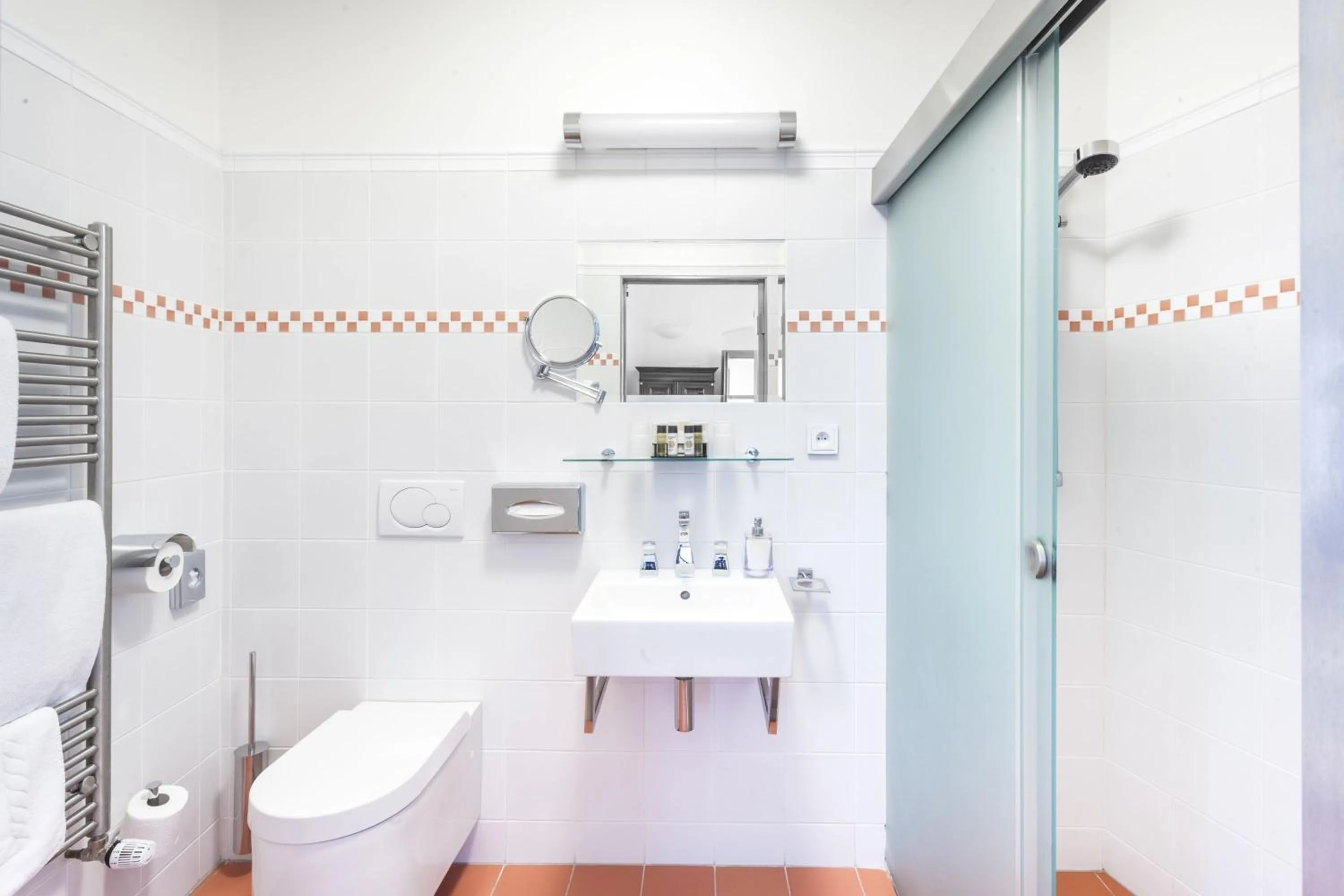 Bathroom in Hotel At the Green Grape