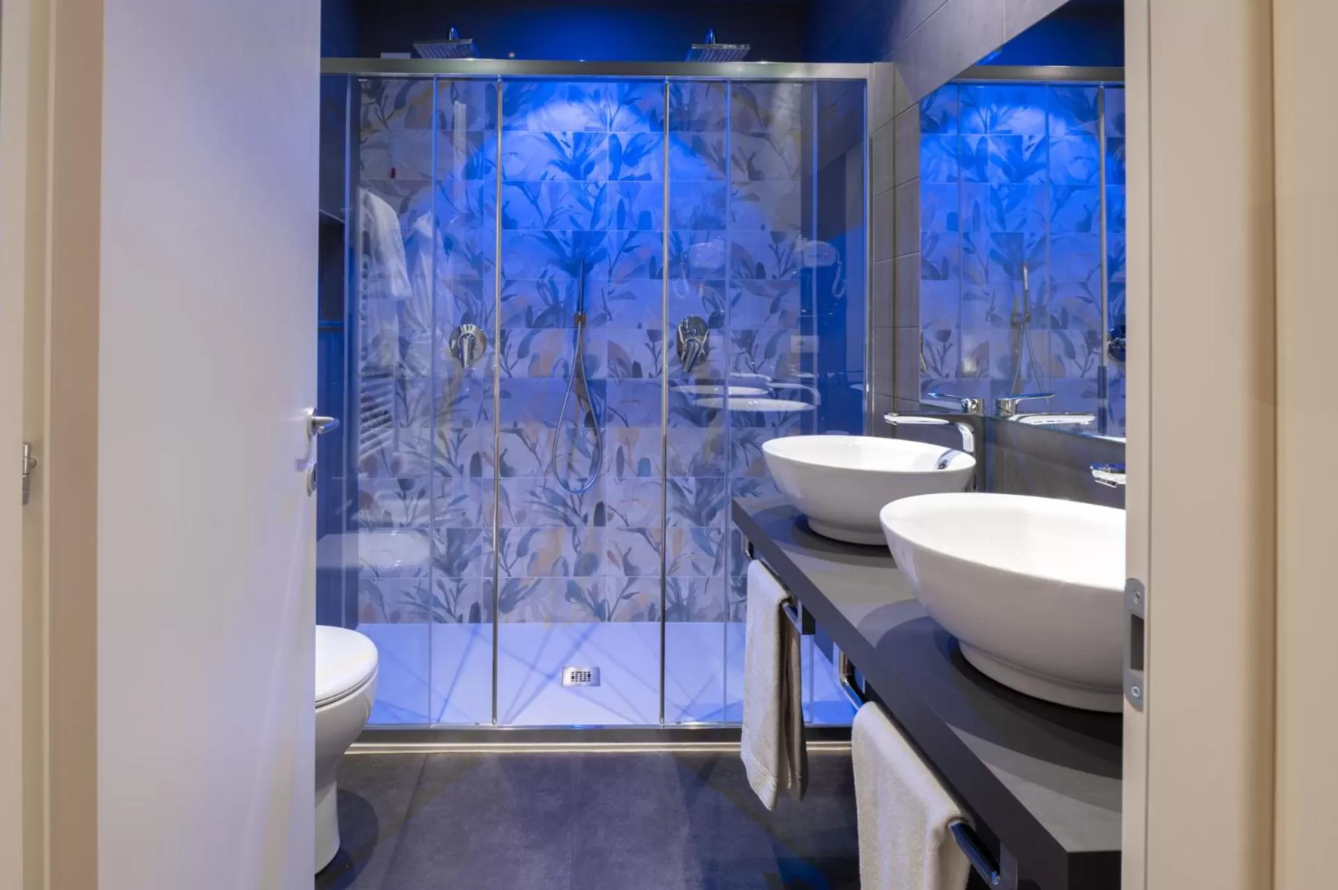 Shower in Hotel Monte Rosa