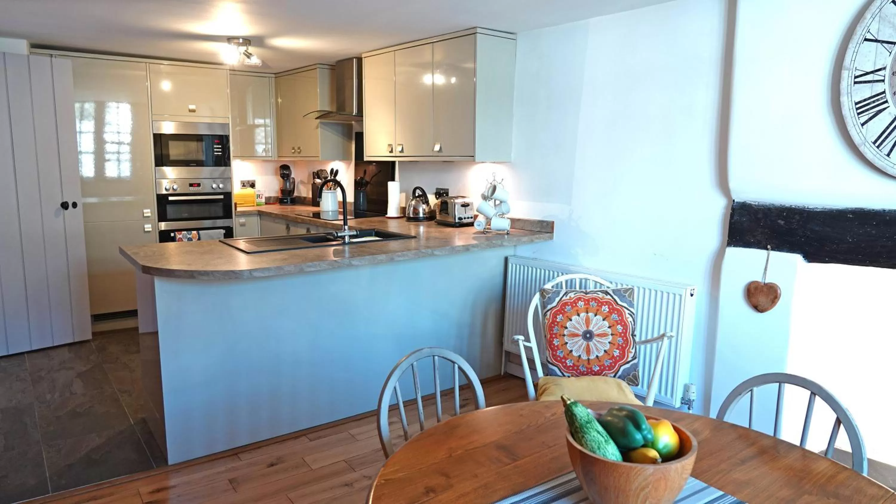 Kitchen or kitchenette in Merchants Rise