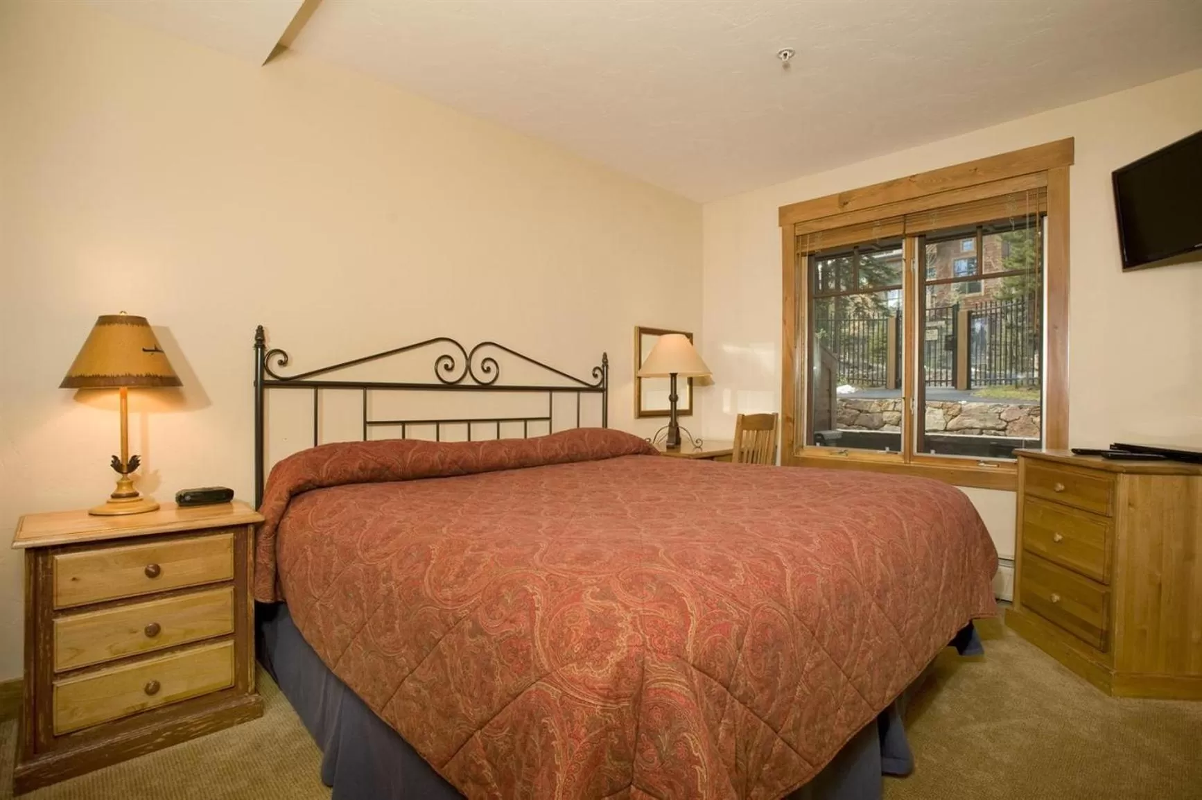 Photo of the whole room, Bed in Mountain Thunder Lodge, A Vail Resorts Property