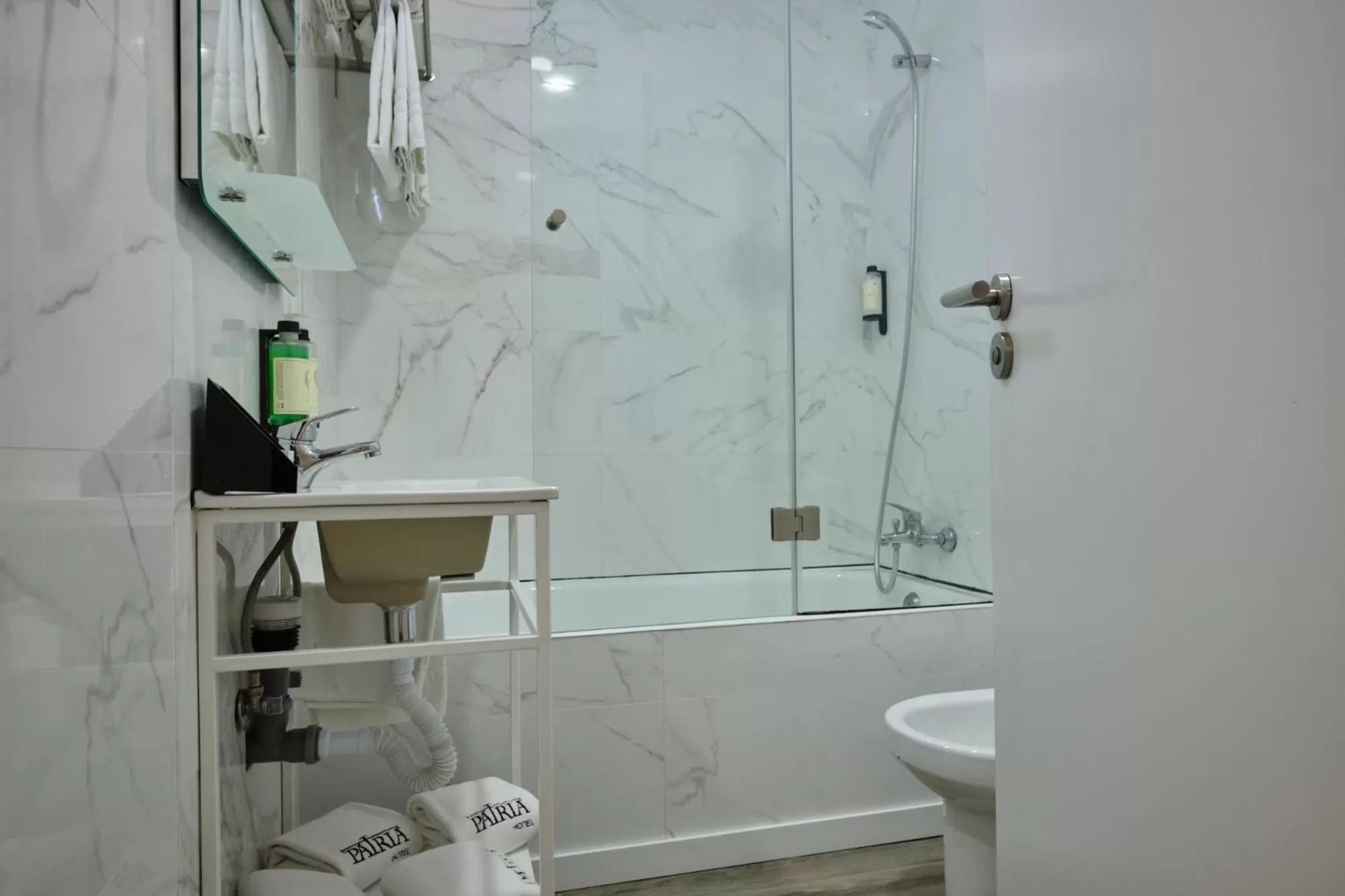 Toilet in Patria Hotel