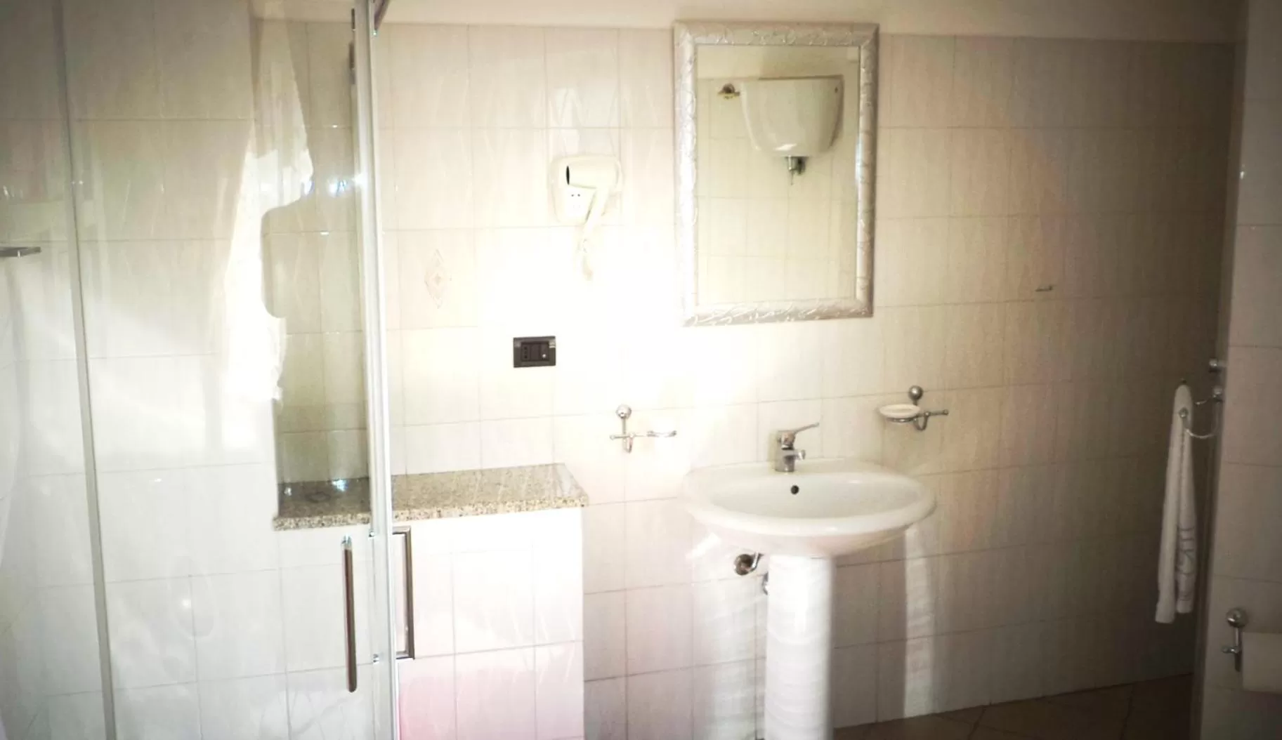 Shower in Il Girasole