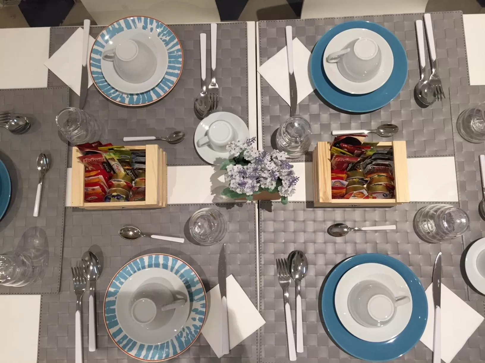 Breakfast in L'Opera Buffa