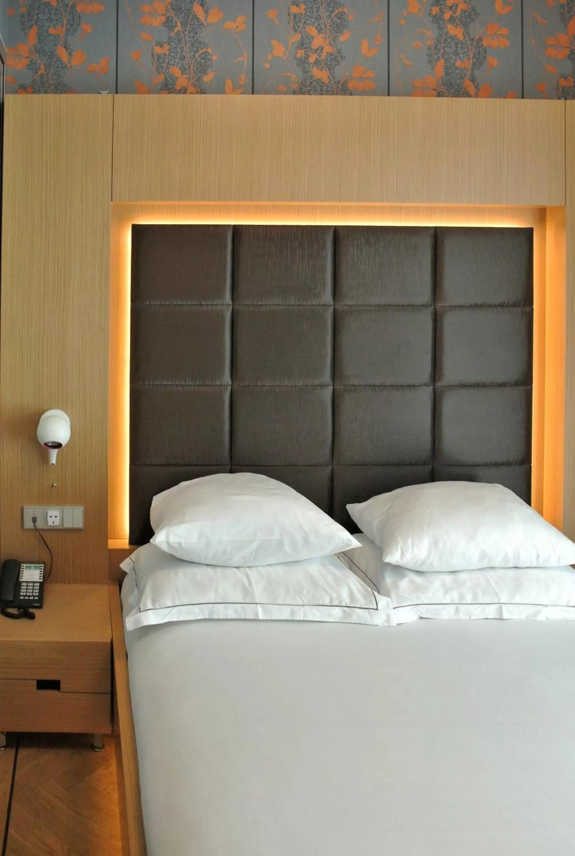 Bed in Amadi Park Hotel