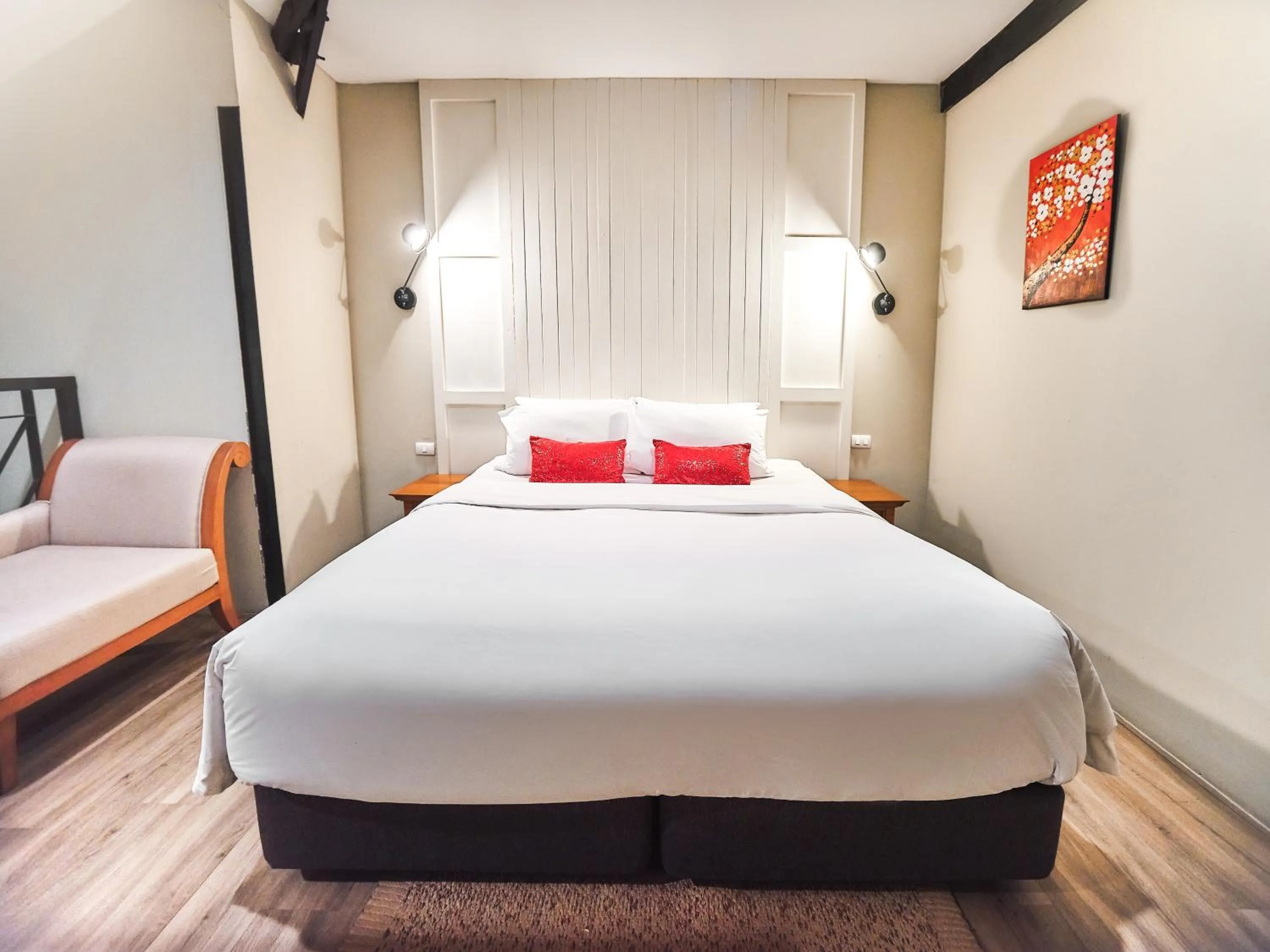 Bed in Prince Theatre Heritage Stay Hostel - Silom