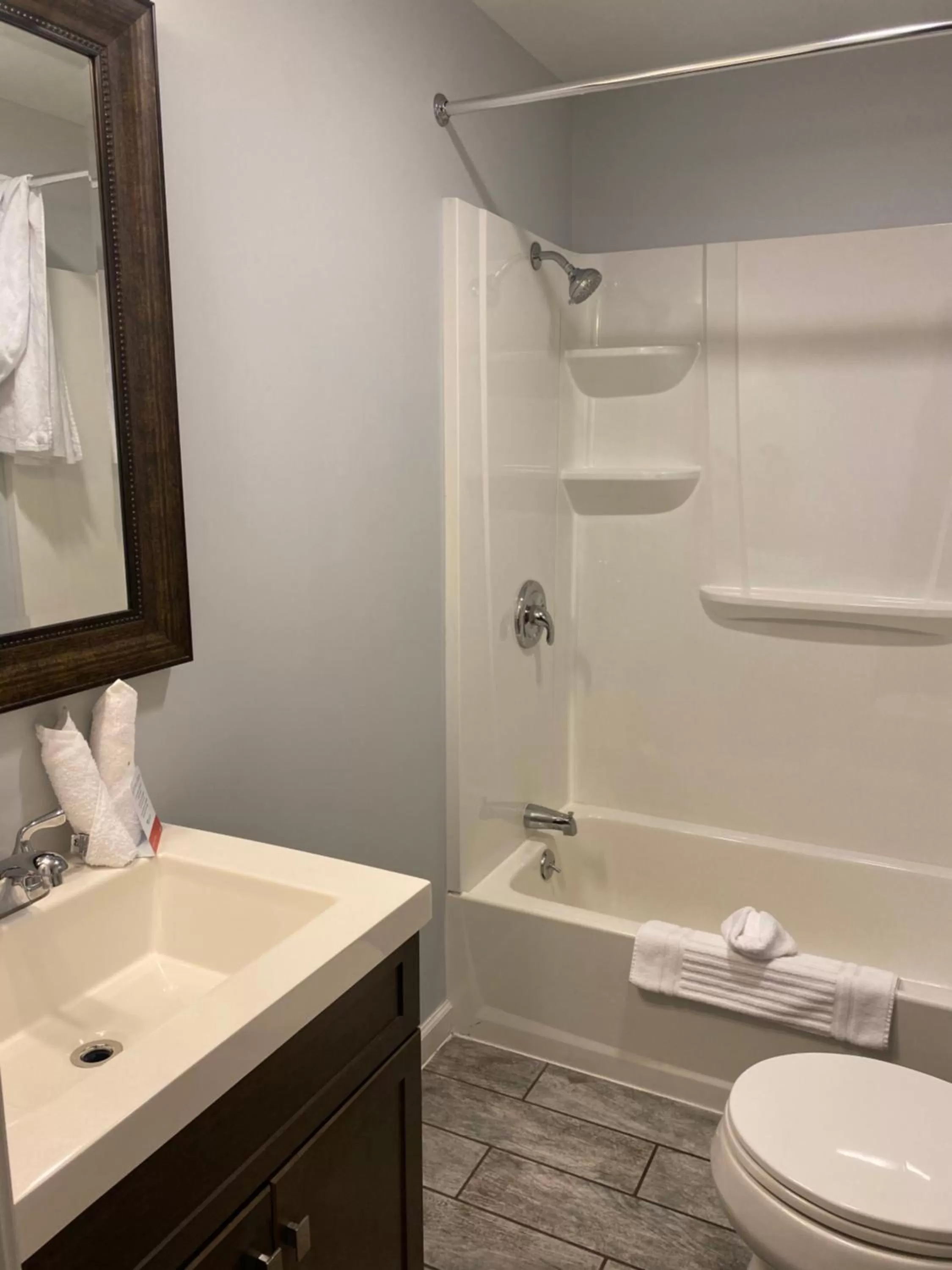 Bathroom in Econo Lodge at the Falls North