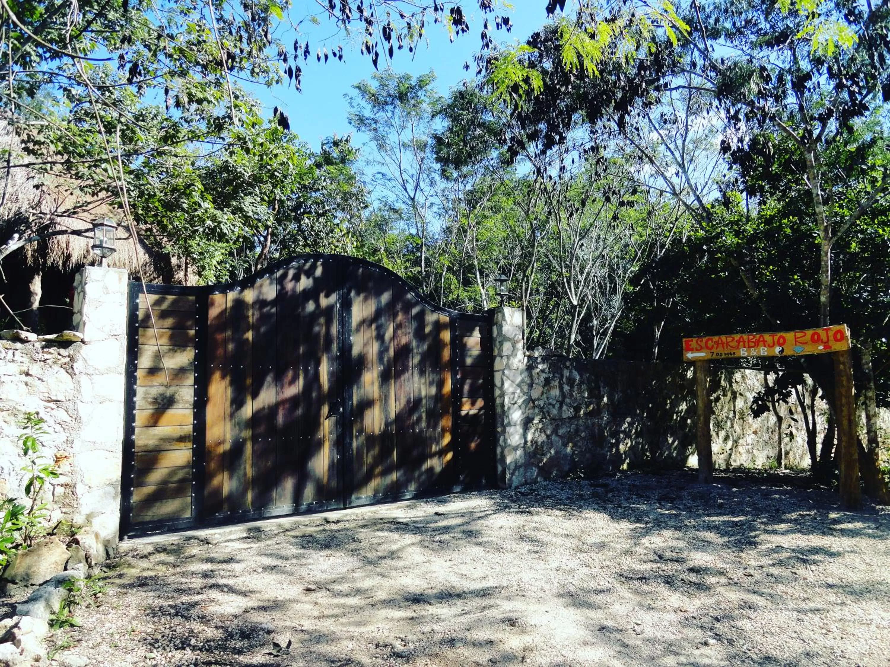 Property building in Escarabajo Rojo