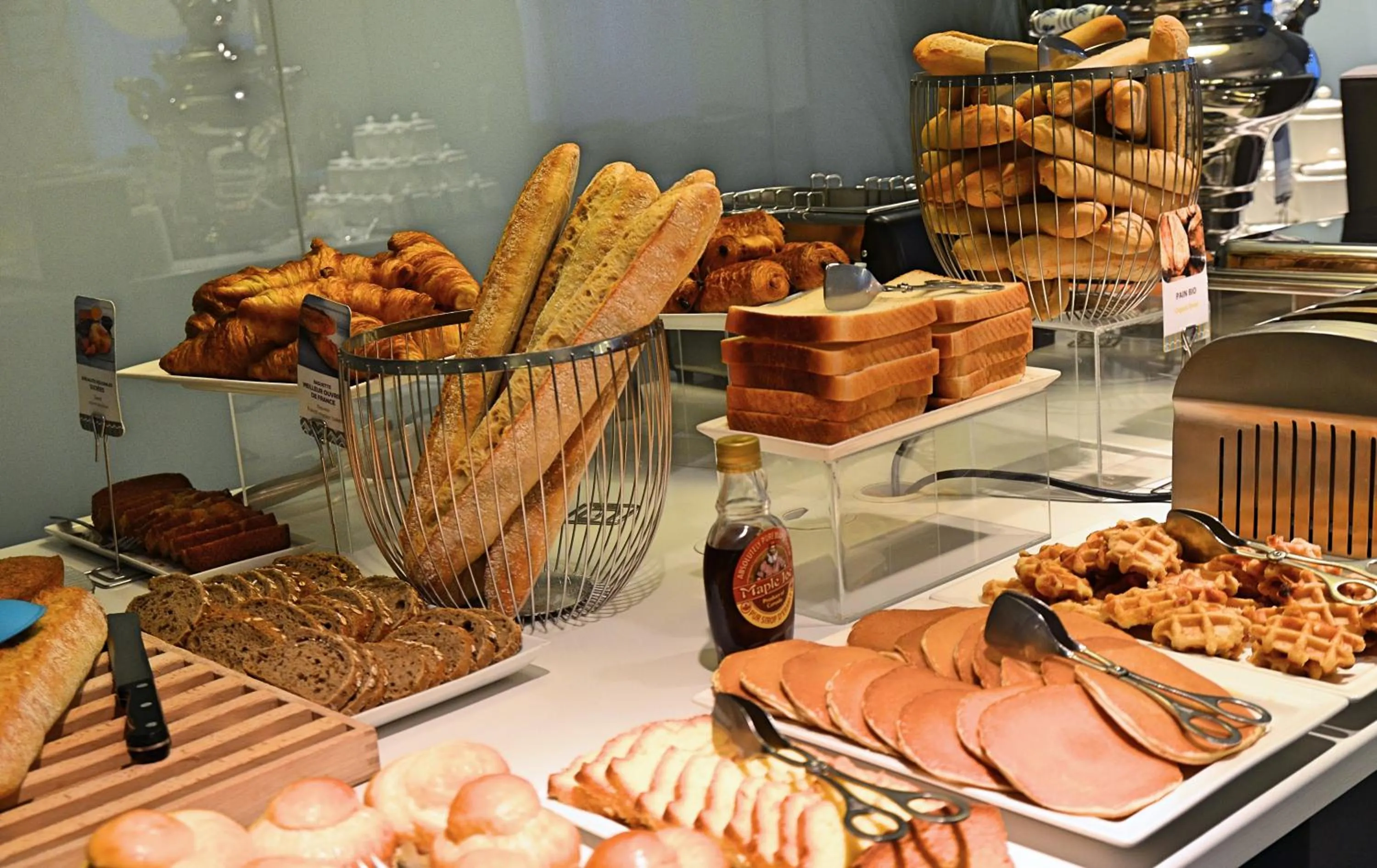 Buffet breakfast in Mercure Toulouse Centre Saint-Georges