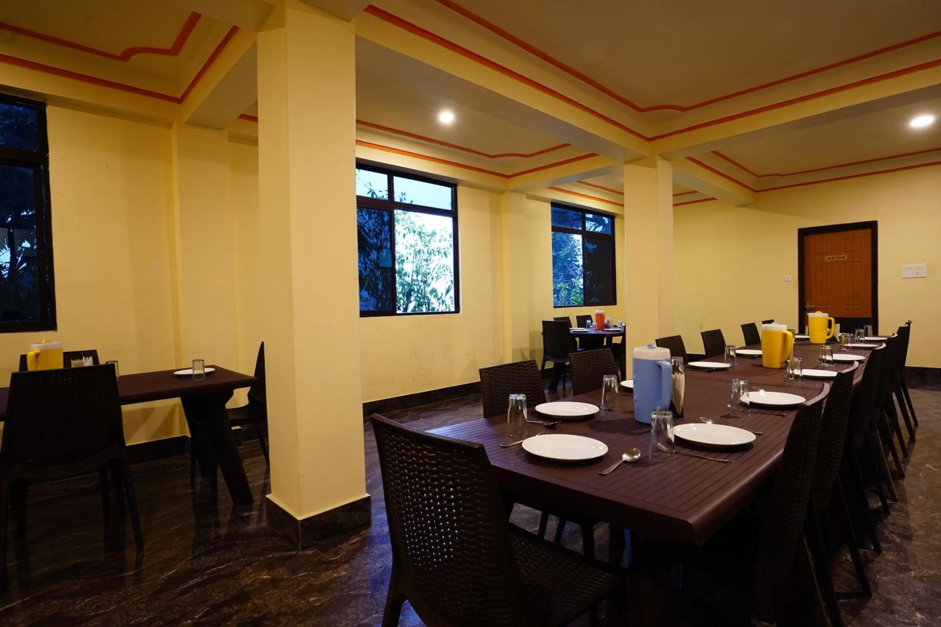 Restaurant/places to eat in Hotel White Lotus Gangtok