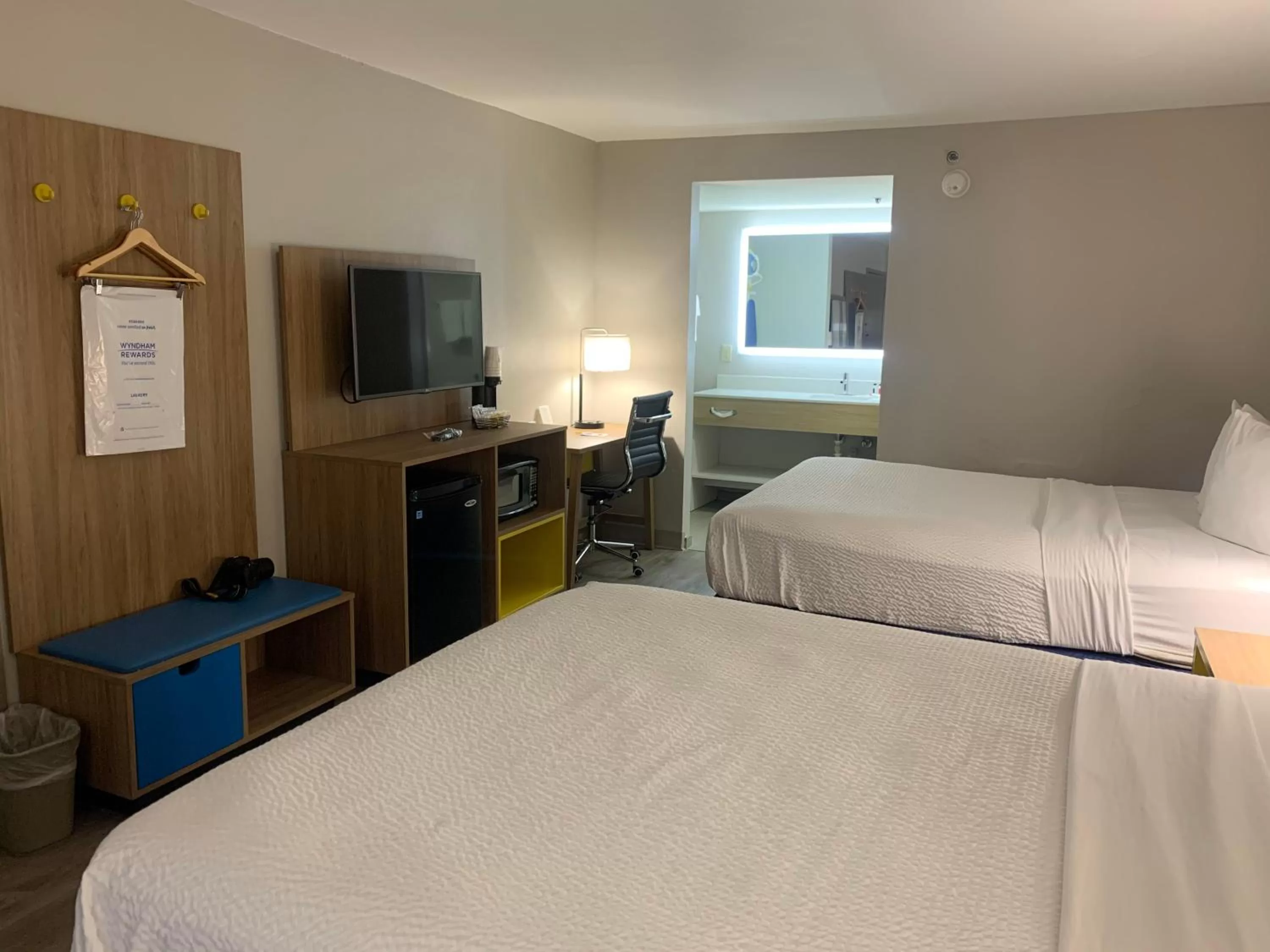 Property building, Bed in Days Inn by Wyndham Atlanta Stone Mountain