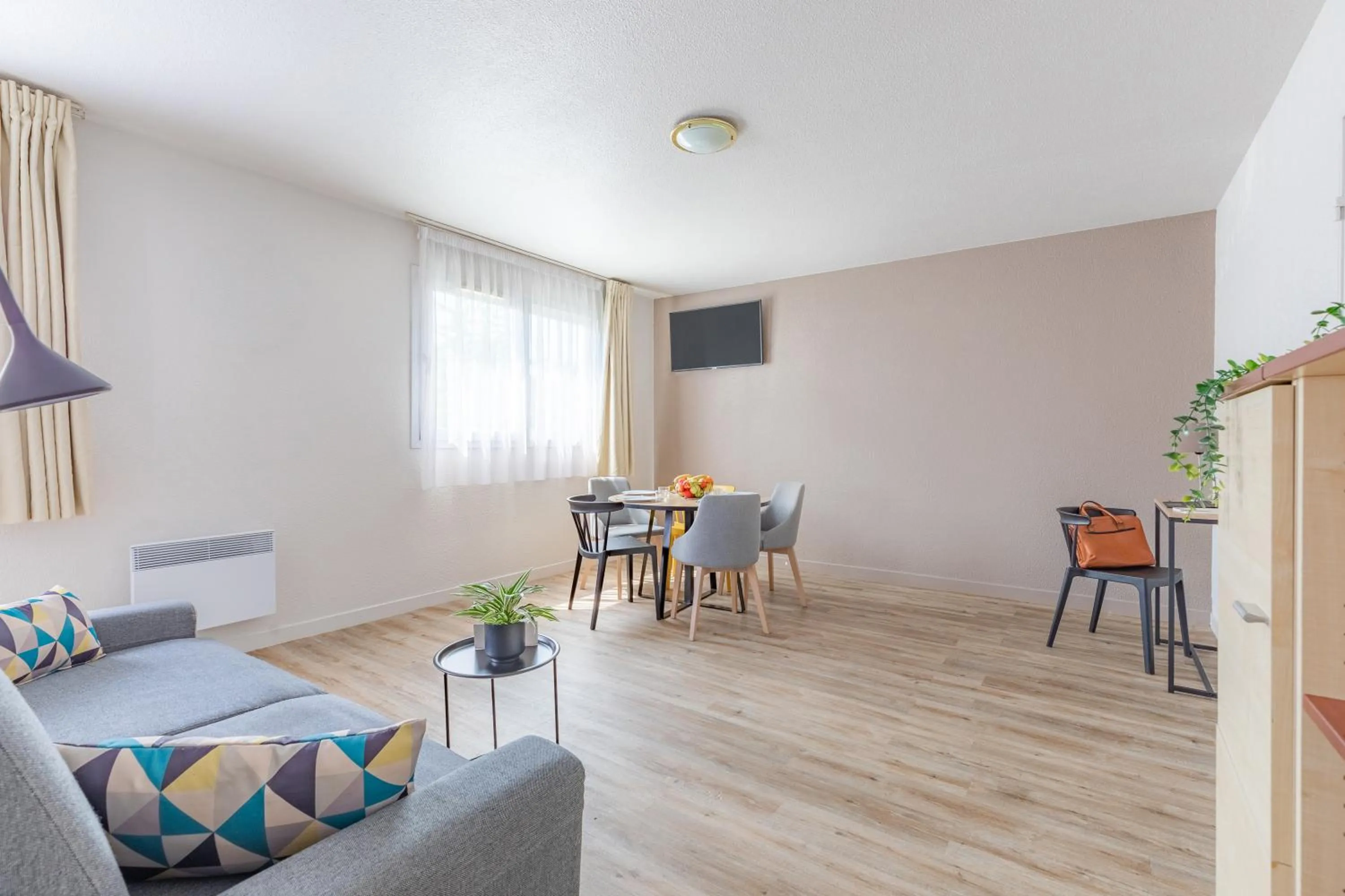 TV and multimedia in Appart'City Classic Rennes Ouest