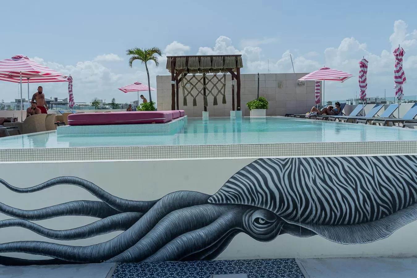 Swimming pool in Hotel The Palm