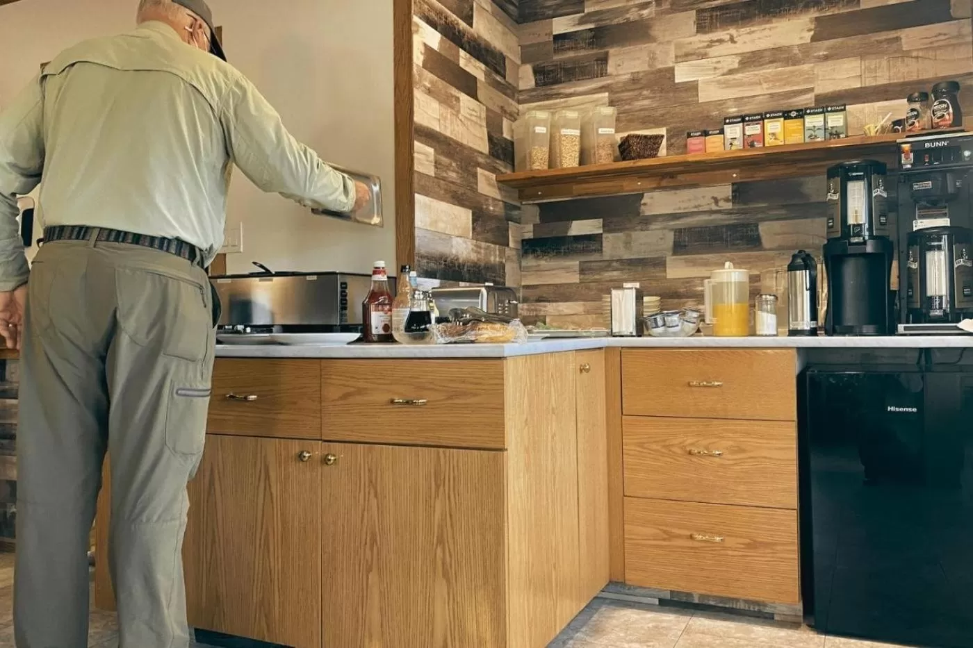 Coffee/tea facilities in Stork Nest Inn