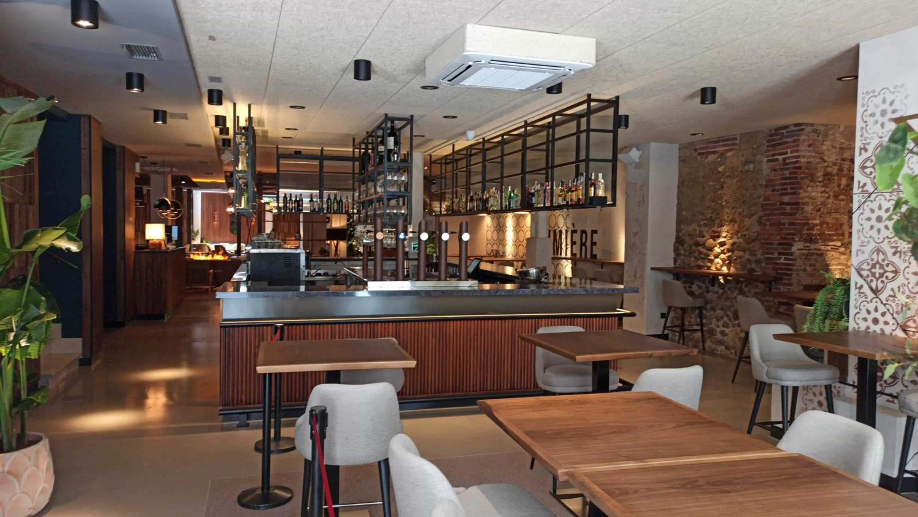 Lounge or bar in ARVA Spa París