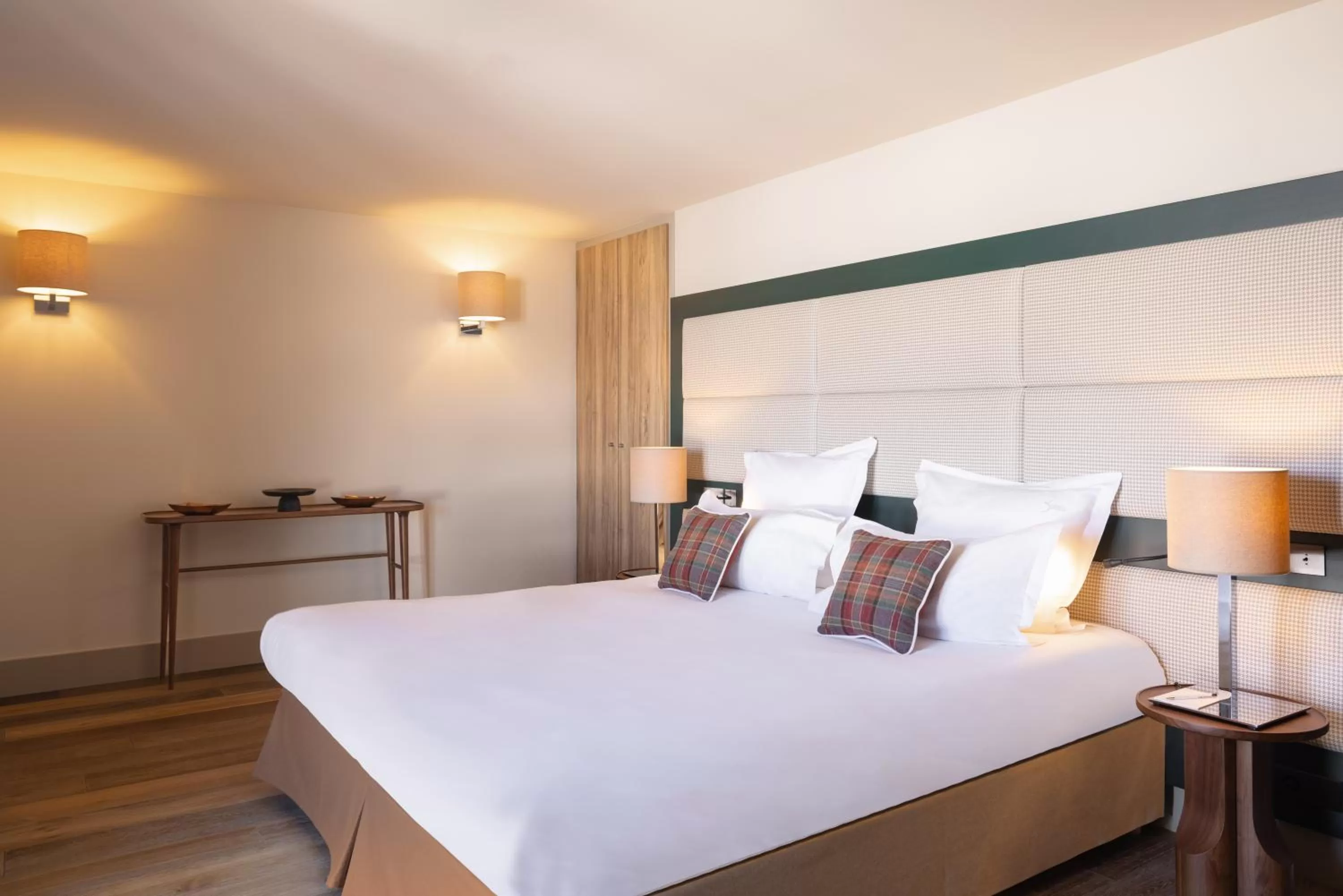 Bedroom, Bed in Les Suites de la Potinière