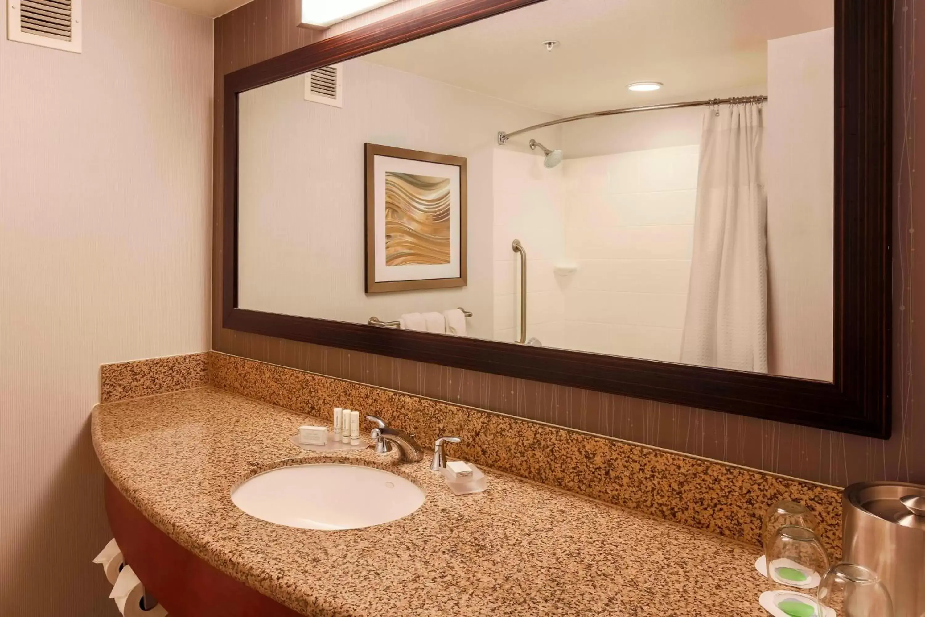 Queen Room with Two Queen Beds in Courtyard San Diego Airport/Liberty Station Queen Room with Two Queen Beds in Courtyard San Diego Airport/Liberty Station