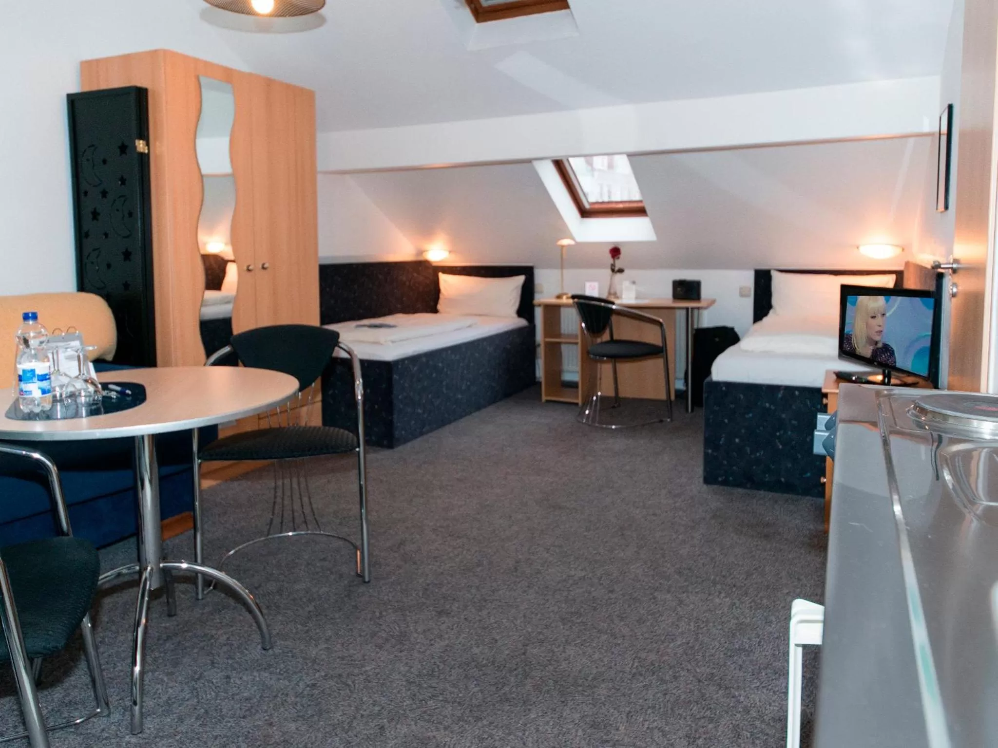 Photo of the whole room, Bed in Hotel Am Hillmannplatz Nr.1