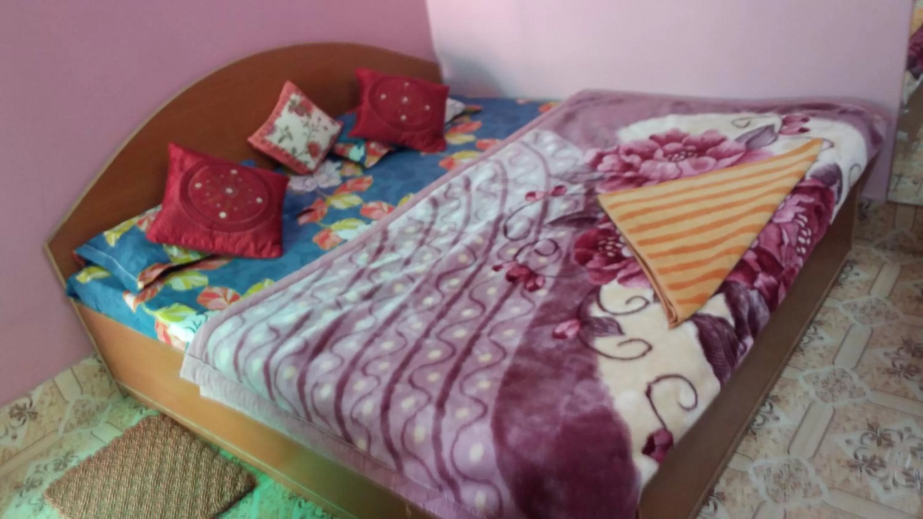 Bed in Tanisha Heritage Haweli