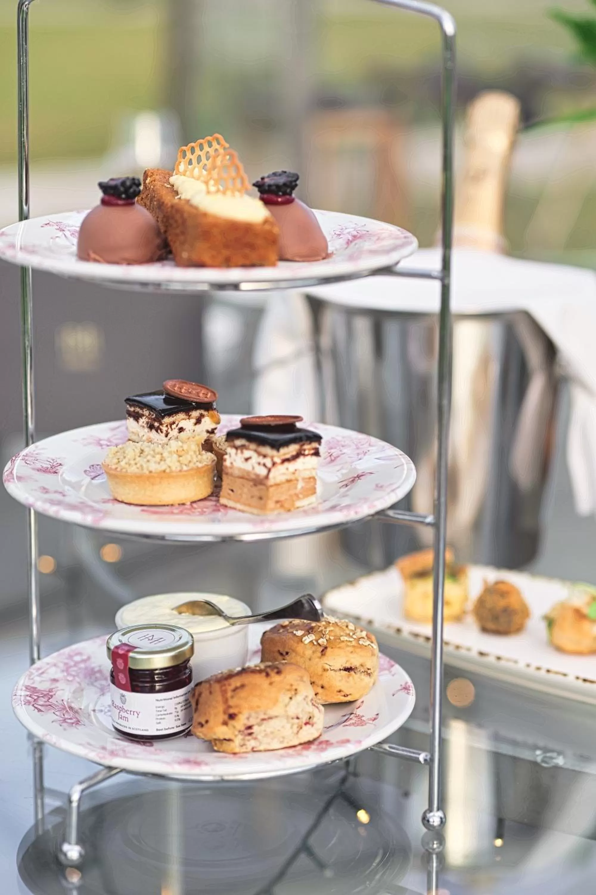 Food and drinks in Meldrum House Hotel Golf And Country Estate