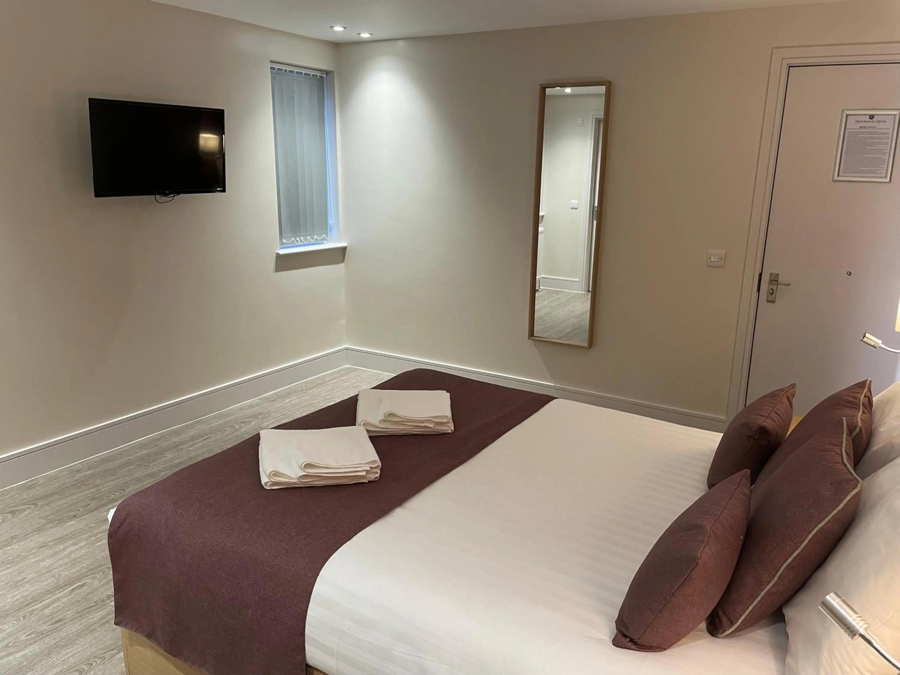 Bed in Holtwhites Hotel