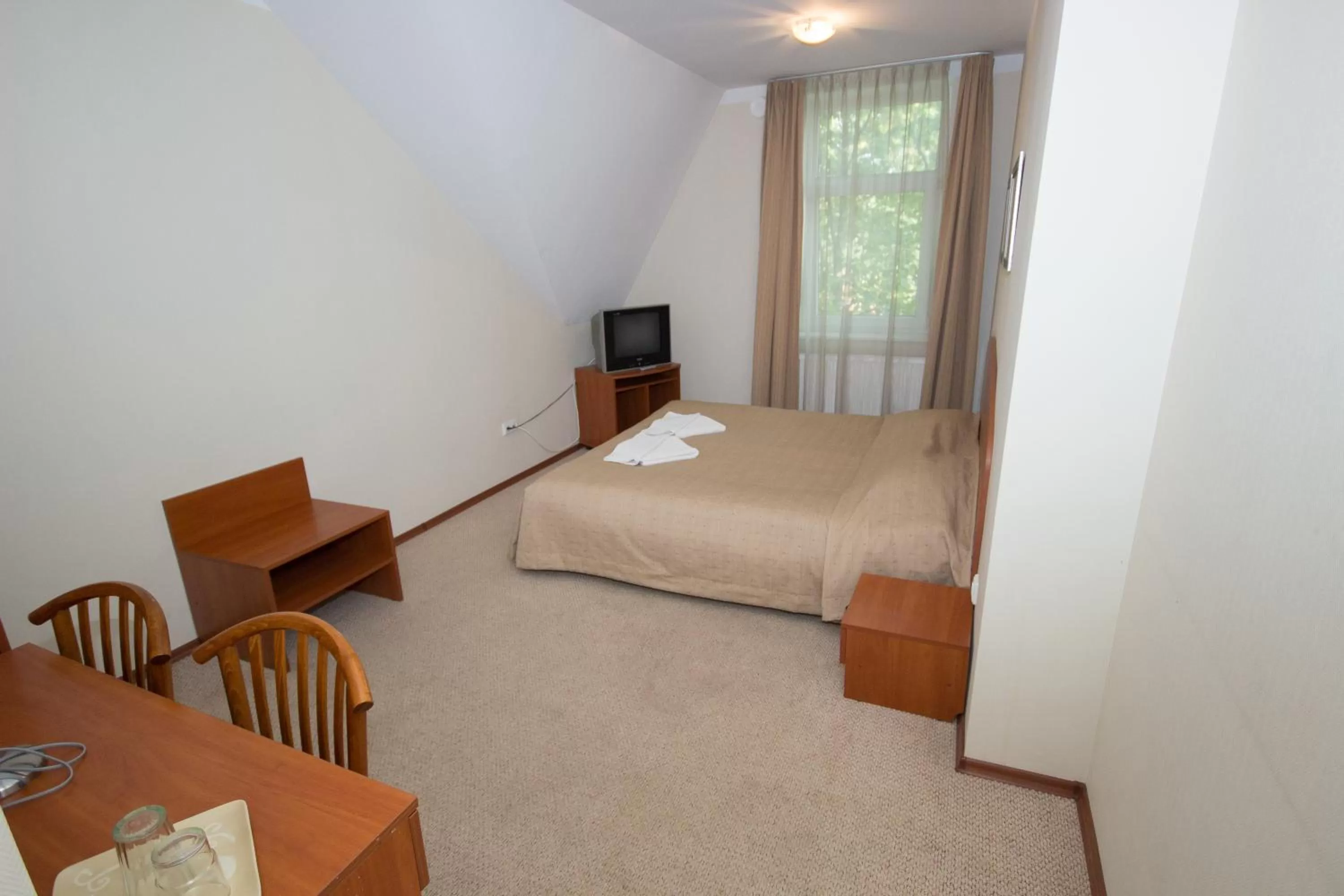 Bedroom, Bed in Deims Hotel