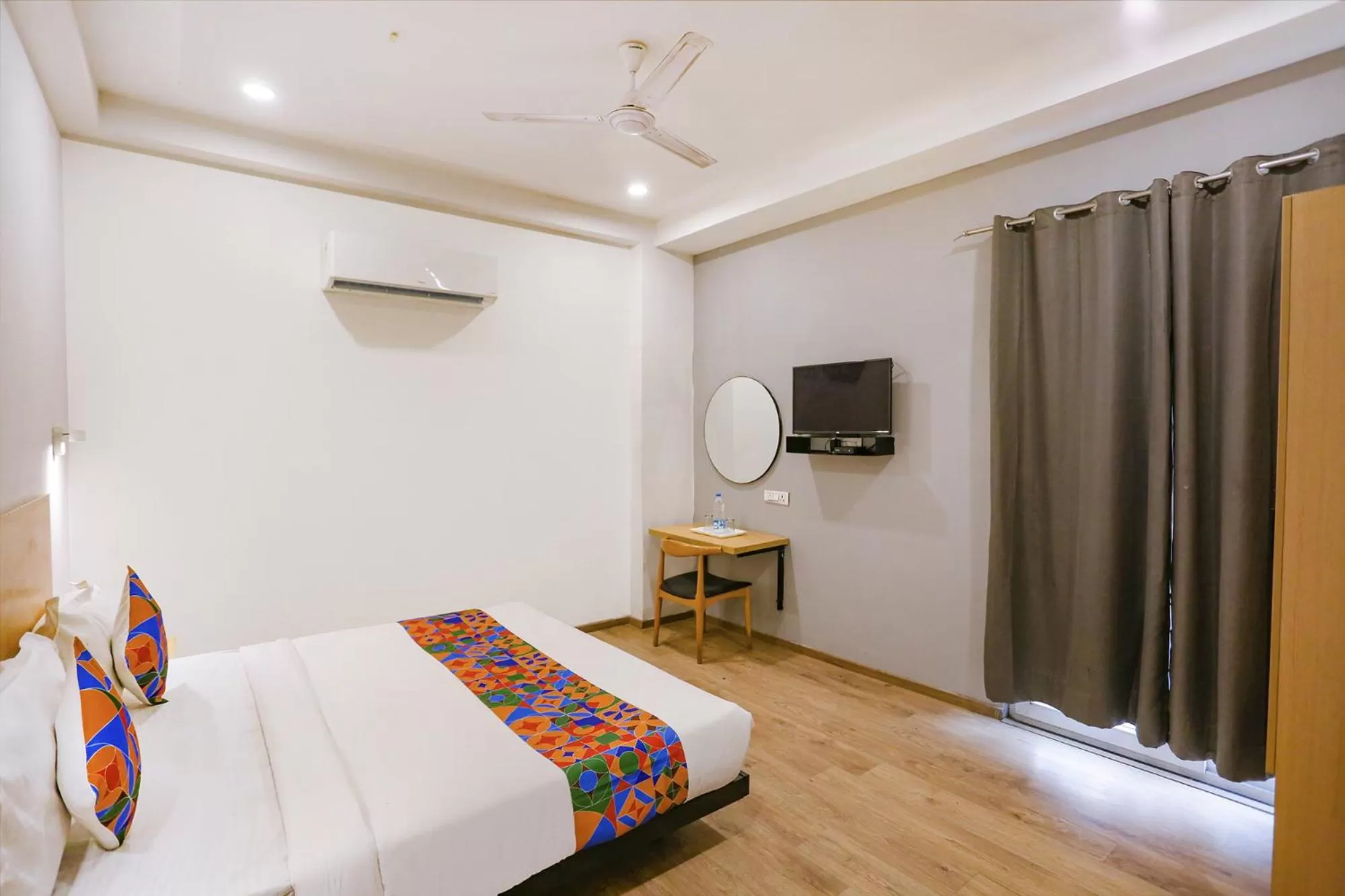 TV and multimedia, Bed in FabHotel Roseman