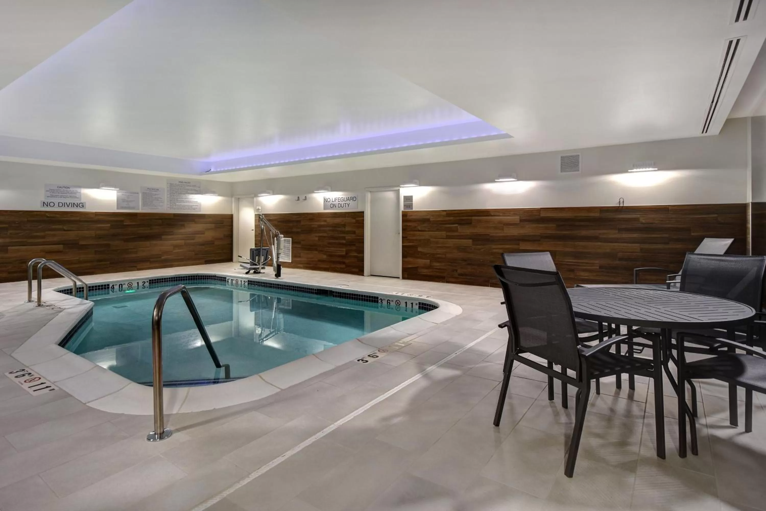 Swimming pool in Fairfield by Marriott Inn & Suites Grand Rapids Wyoming