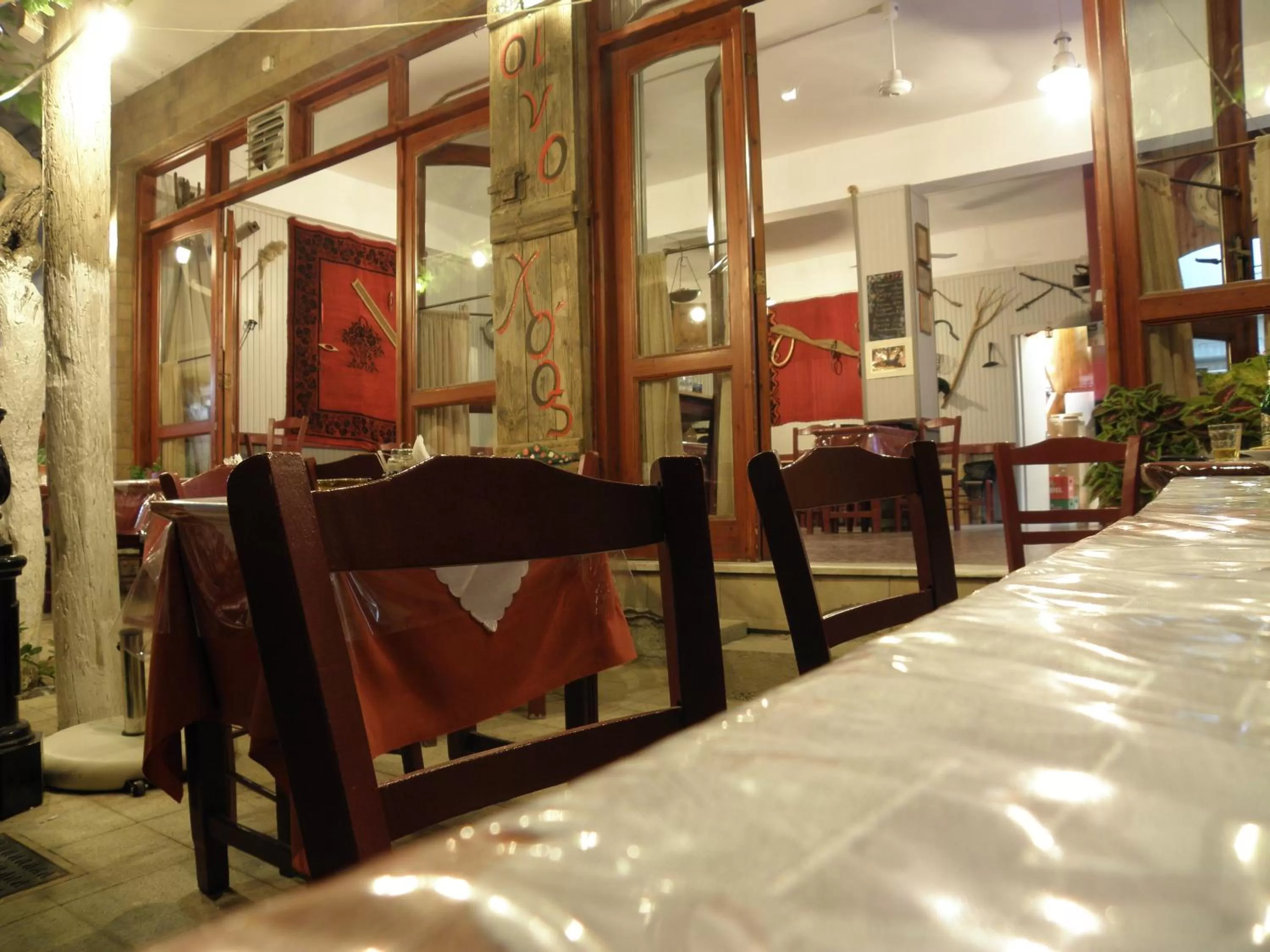 Restaurant/places to eat in Megim Hotel