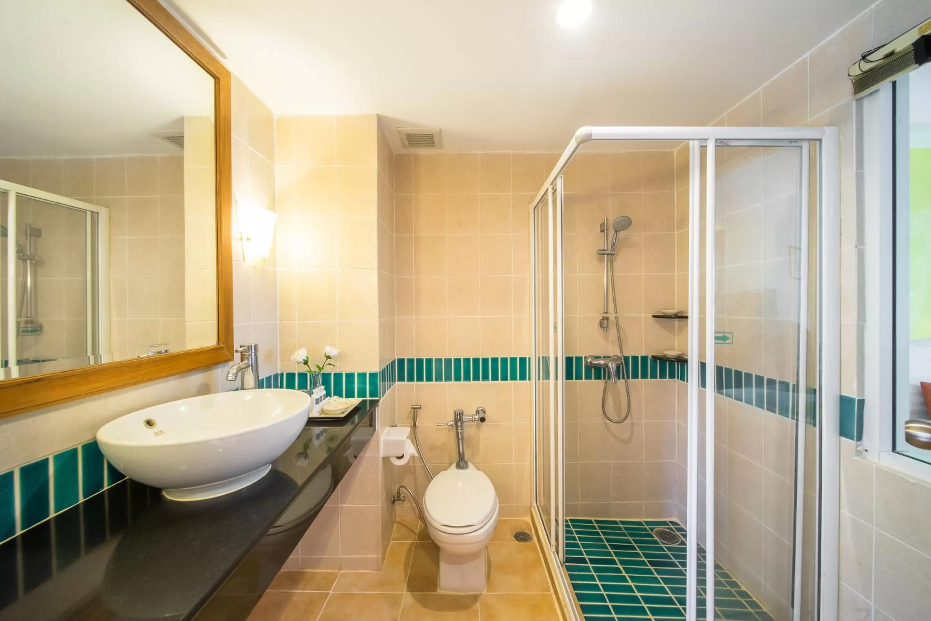 Shower in Cosy Beach Hotel - SHA Extra Plus