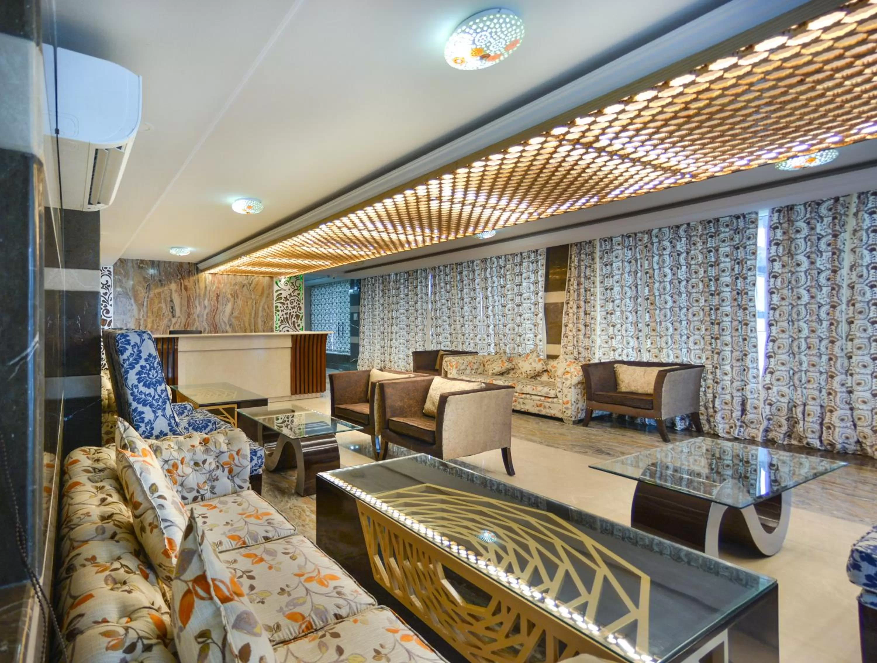 TV and multimedia, Lounge/Bar in Hotel The Montreal