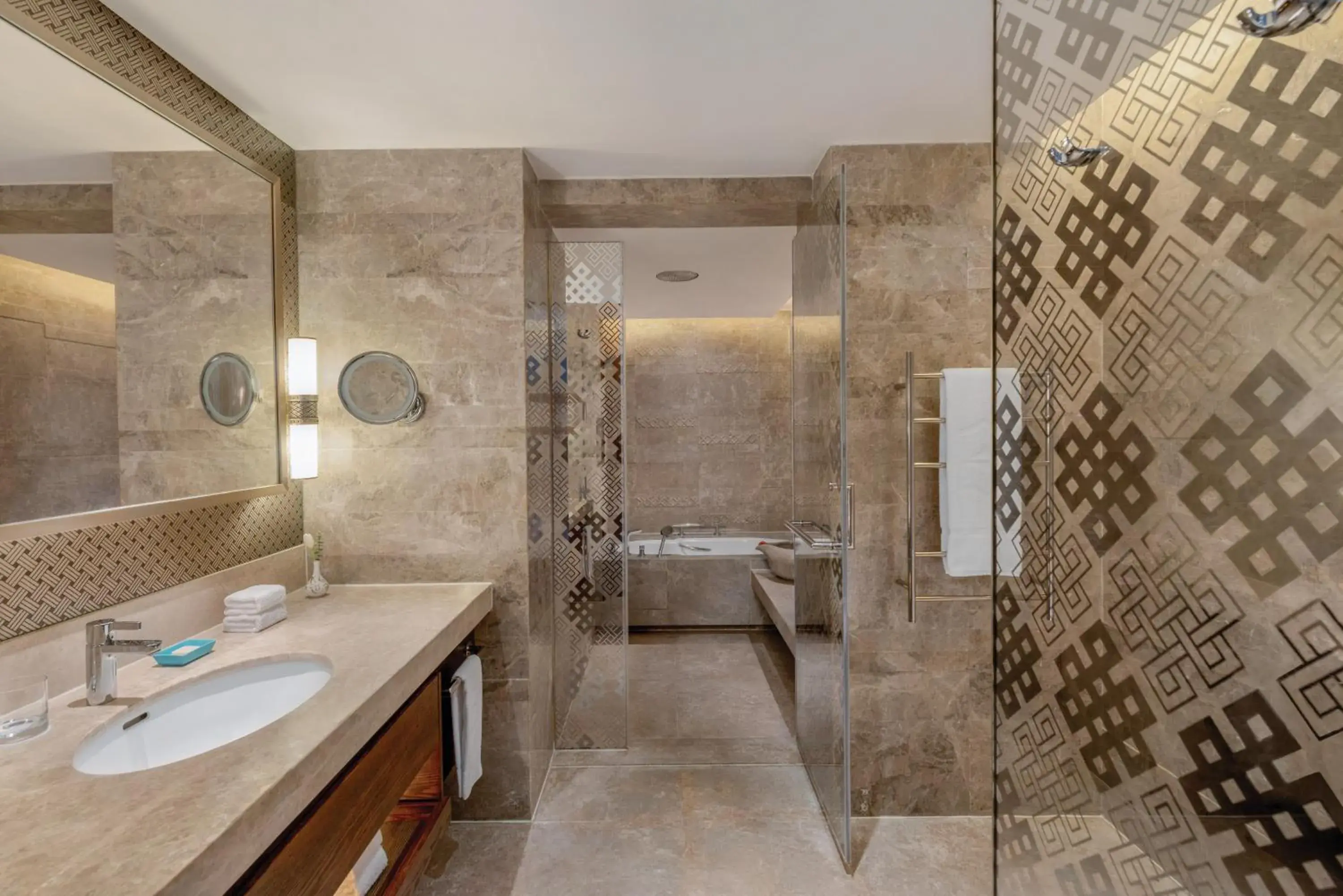 Horizon Club King Room with Potala View in Shangri-La Lhasa Horizon Club King Room with Potala View in Shangri-La Lhasa